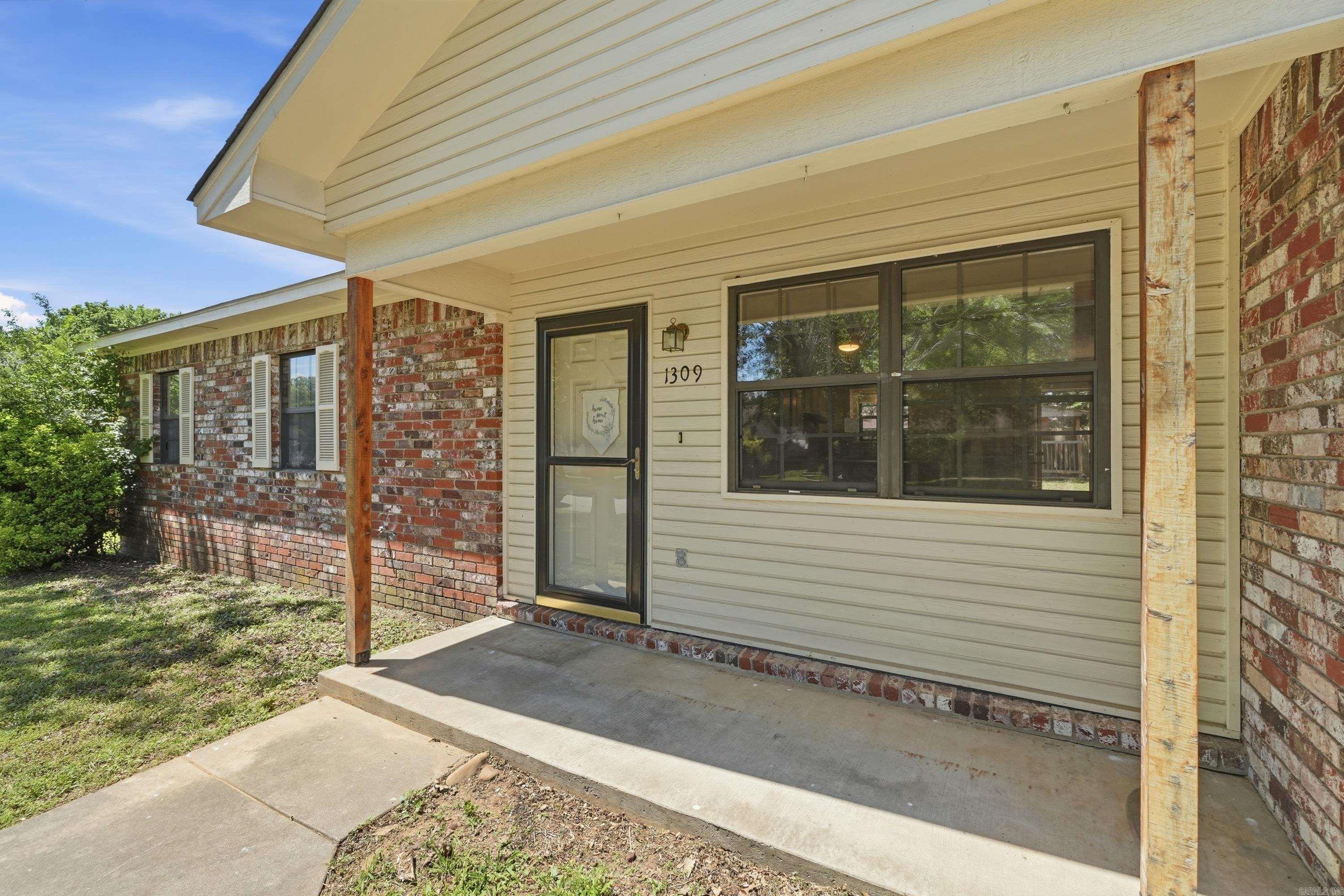 1309 N Oswego  Russellville, AR