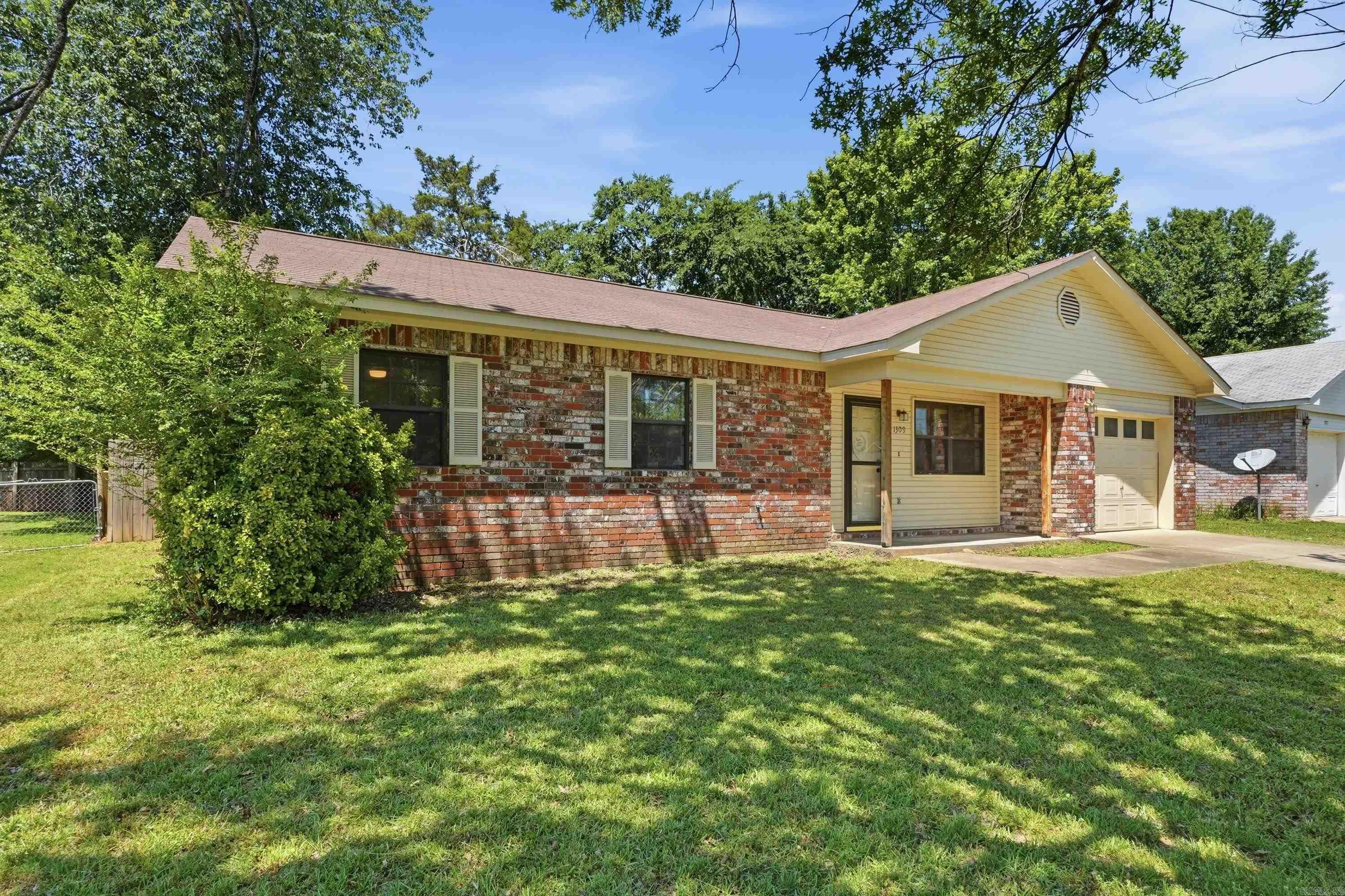 1309 N Oswego  Russellville, AR