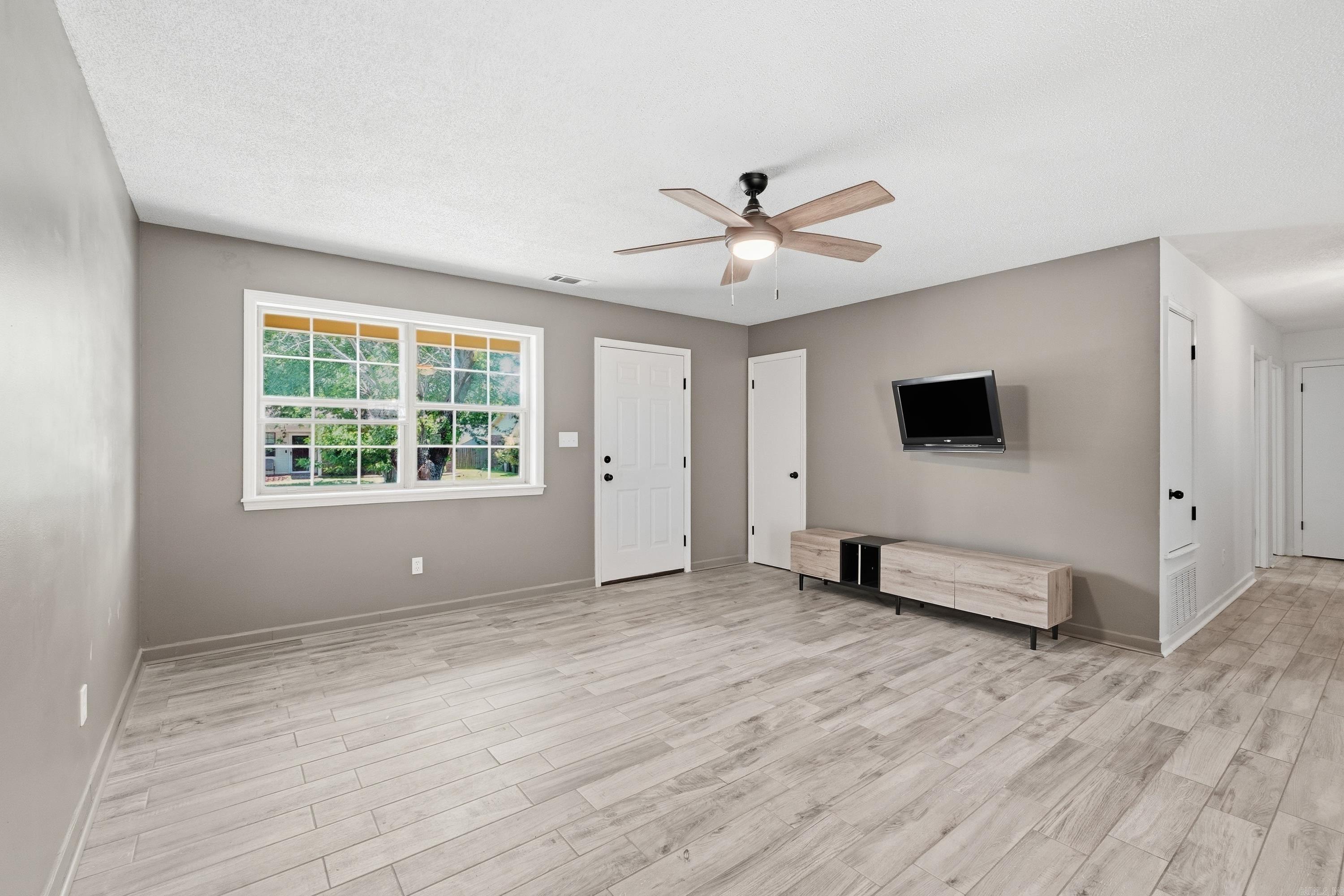 1309 N Oswego  Russellville, AR