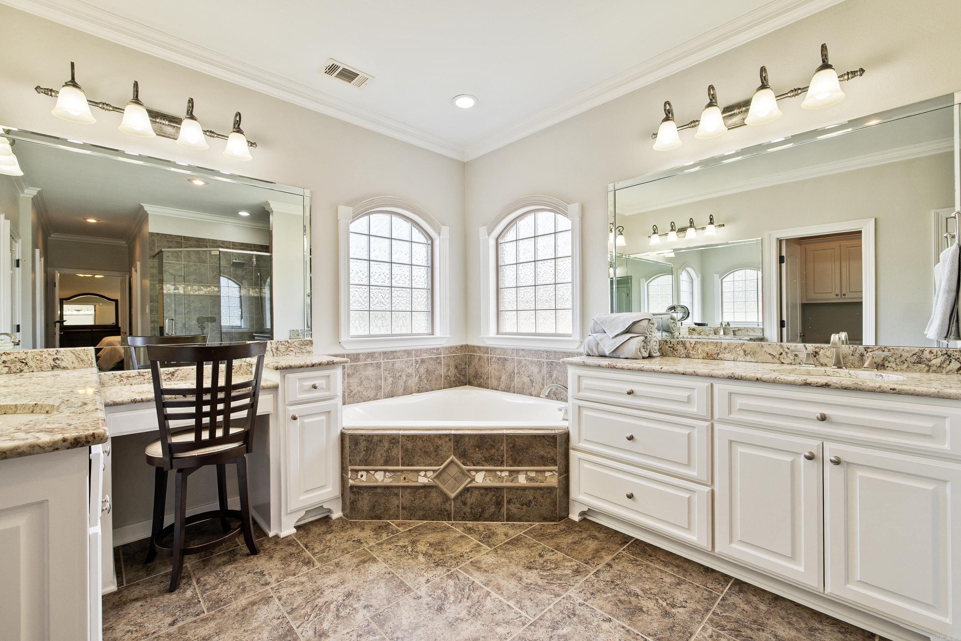 6557 Westminster Benton, AR 72019