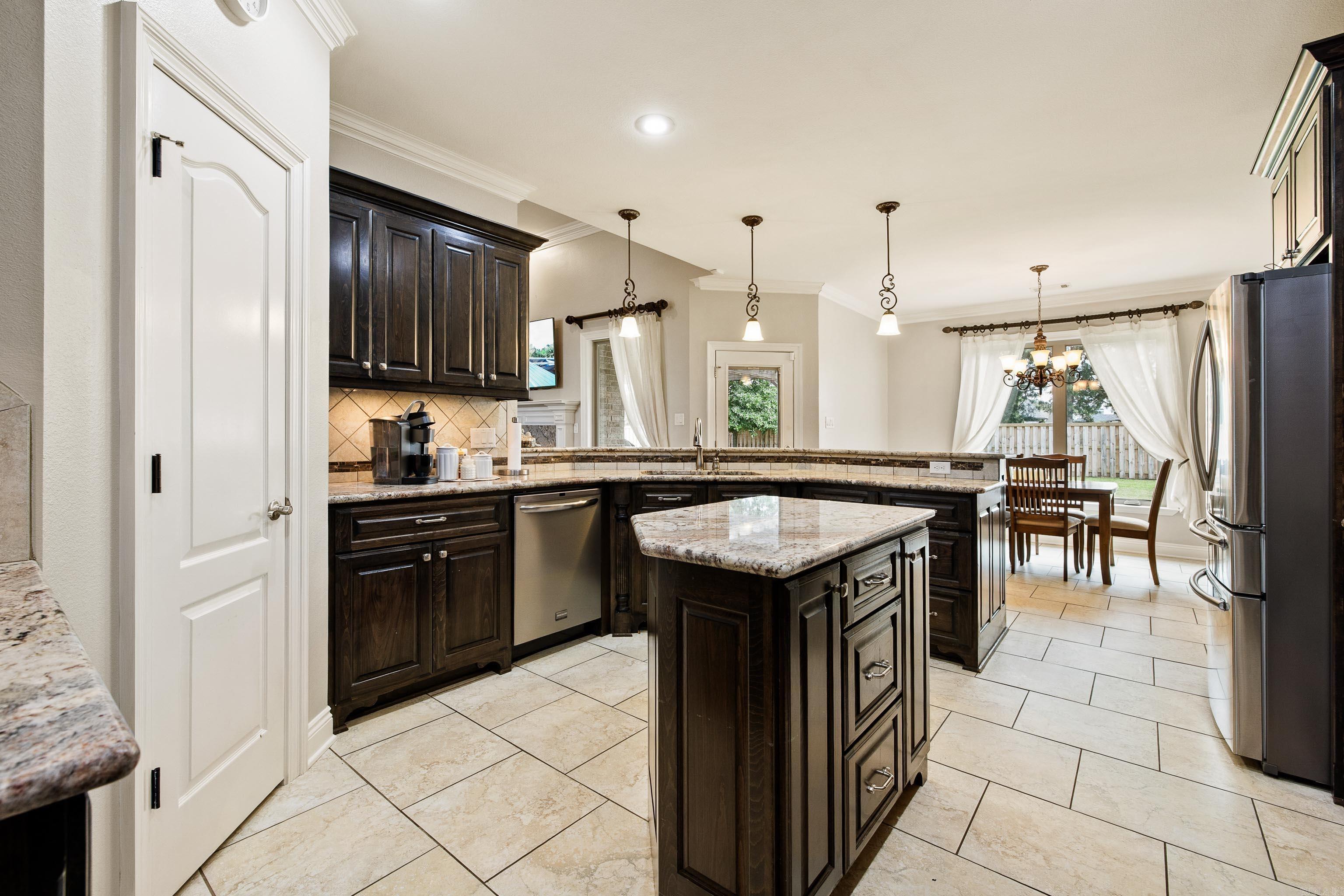 6557 Westminster Benton, AR 72019
