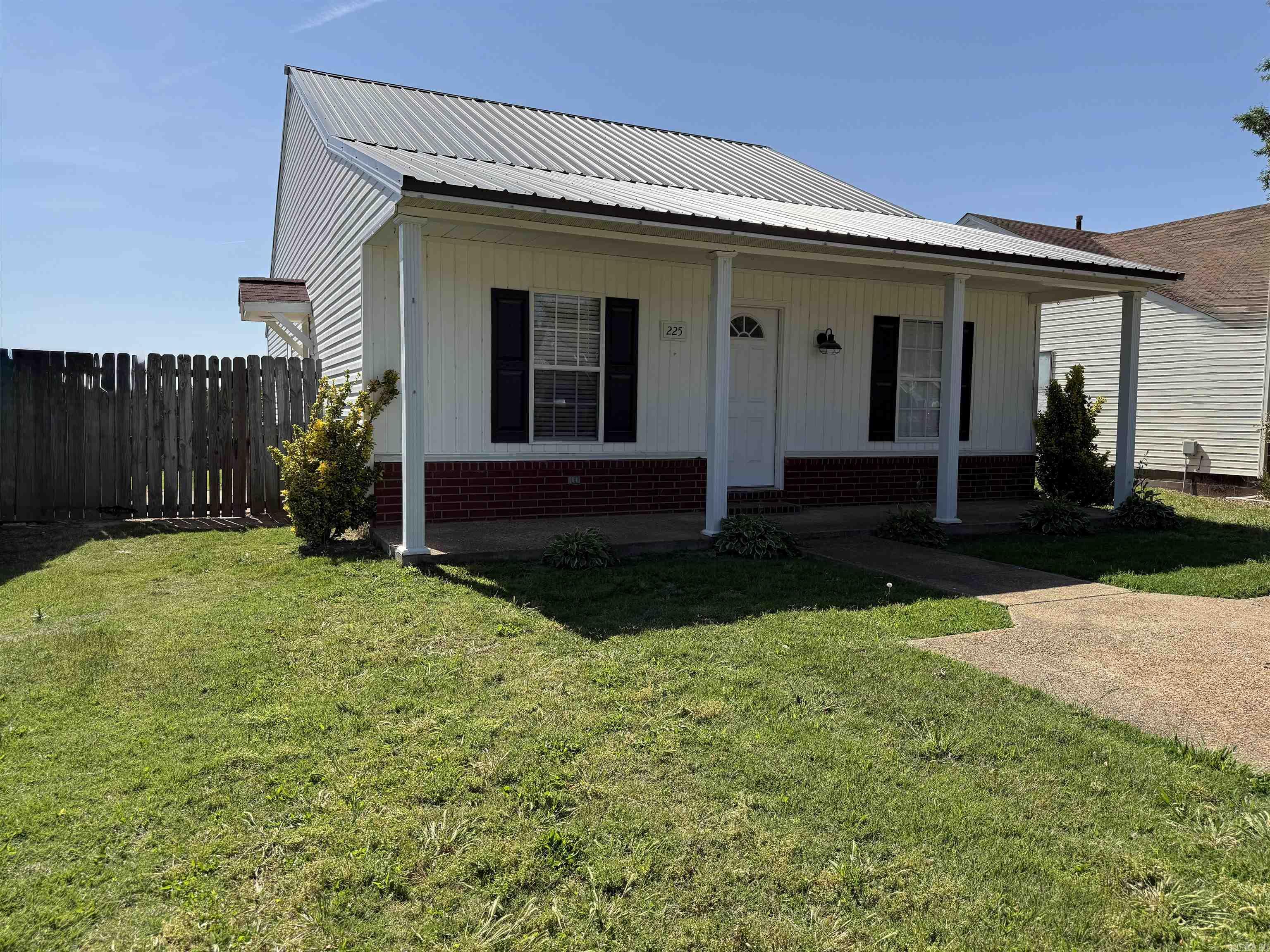 225 Sequoia St Wynne, AR 72396