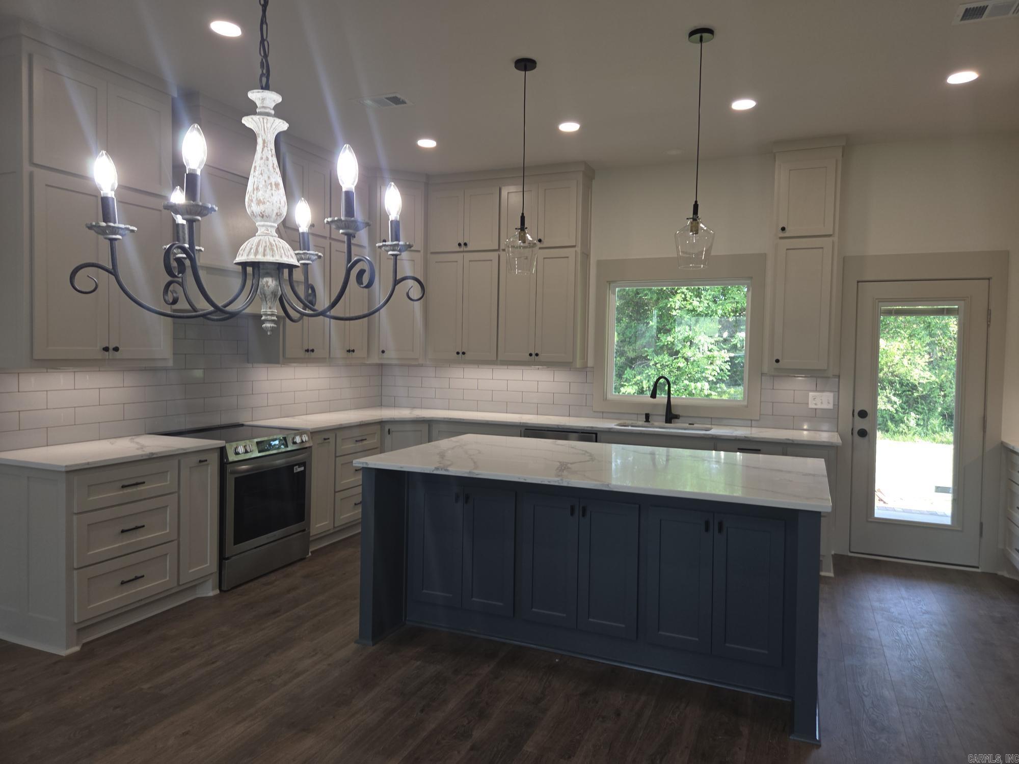 1901 Secretariat Way Searcy, AR 72143