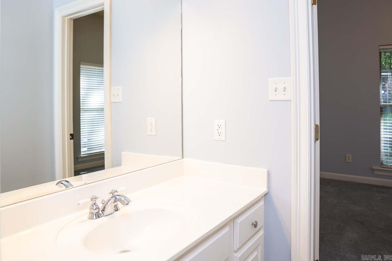 7 Bouresse Dr  Little Rock, AR