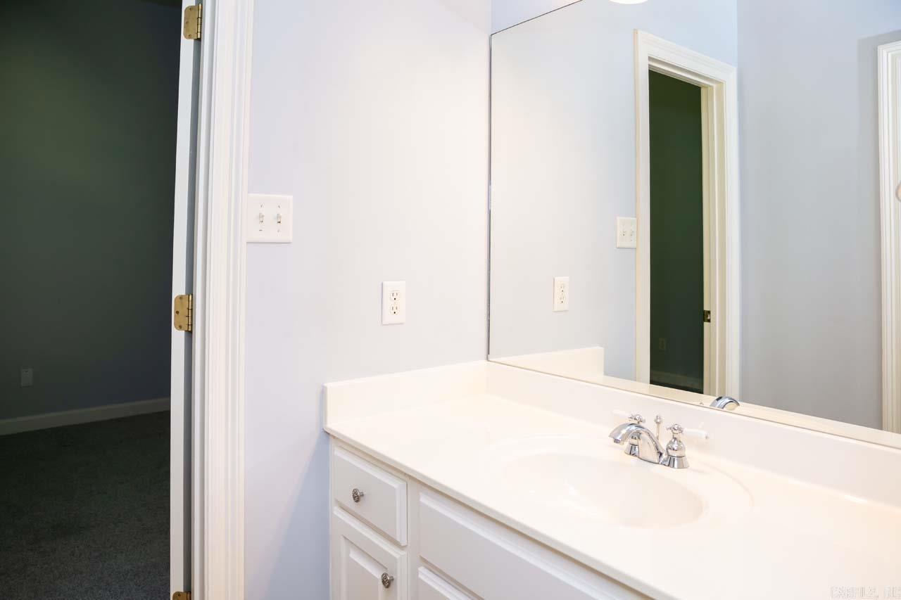 7 Bouresse Dr  Little Rock, AR