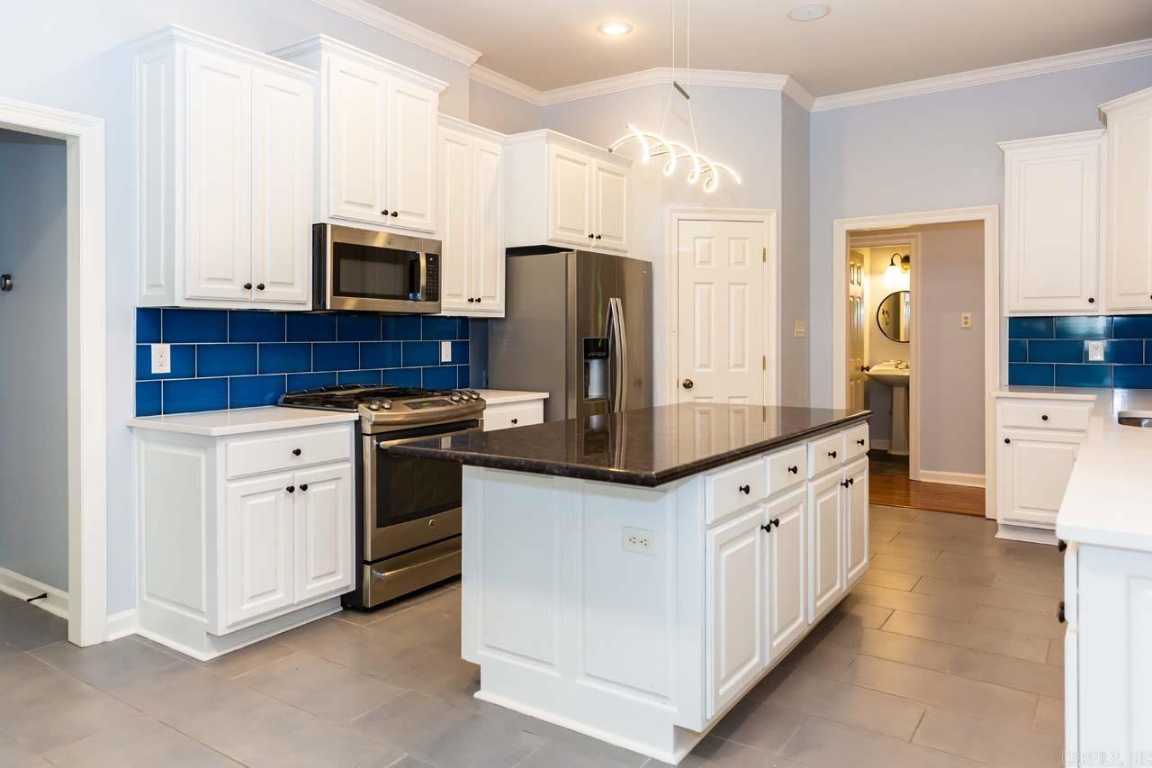 7 Bouresse Dr  Little Rock, AR