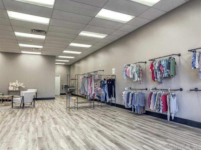 7197 Sheridan Suite 107  White Hall, AR