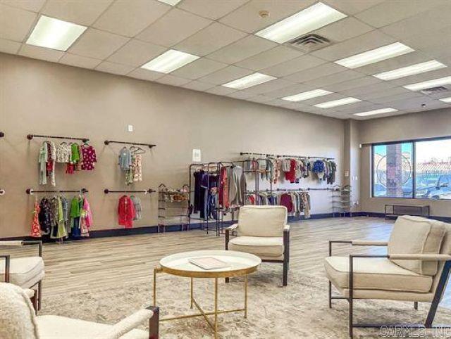 7197 Sheridan Suite 107  White Hall, AR