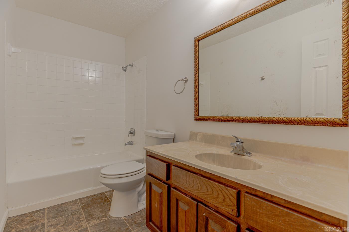 6 S Hileah Trce  Cherokee Village, AR