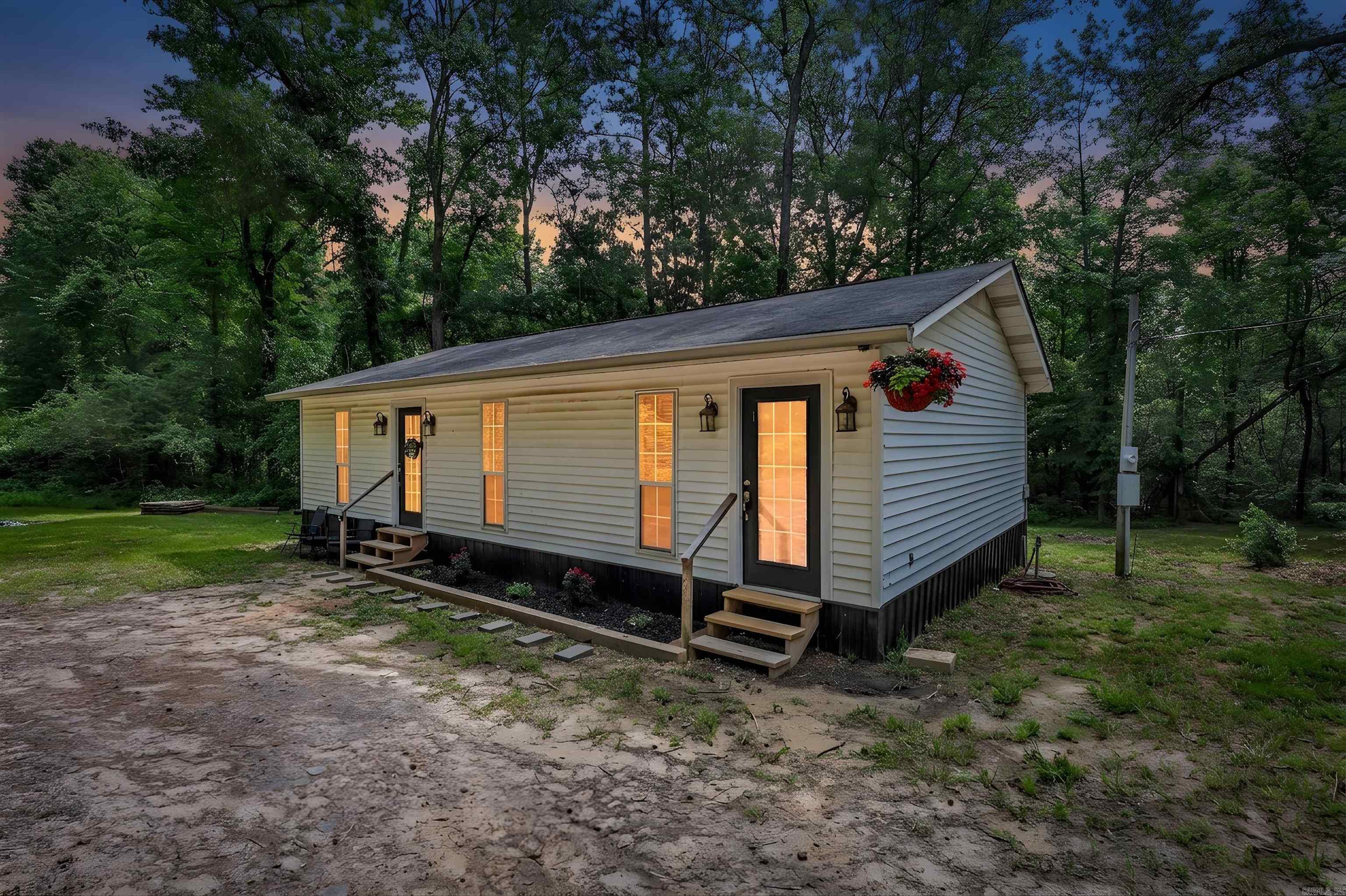 136 Barentine  Amity, AR