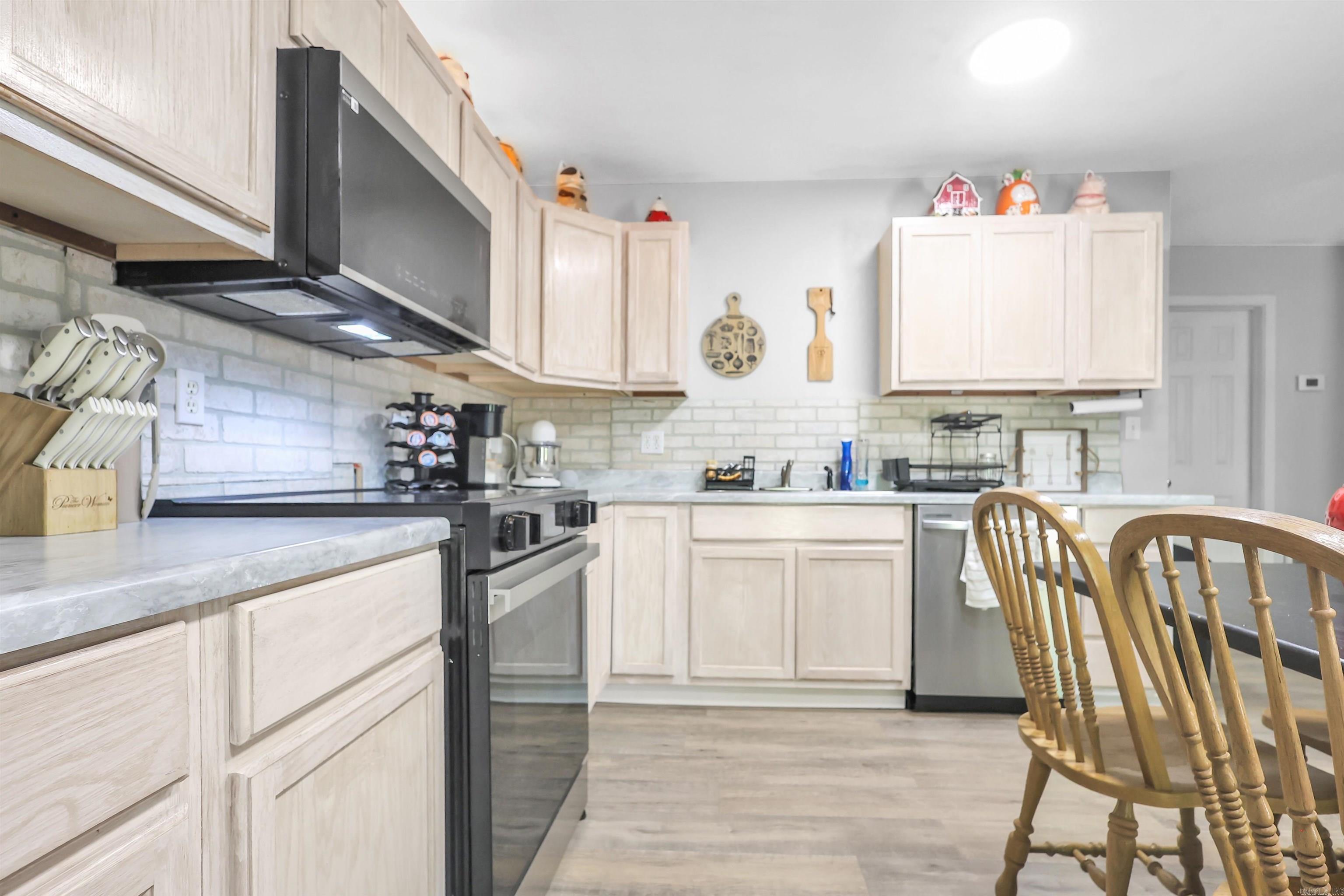 136 Barentine  Amity, AR