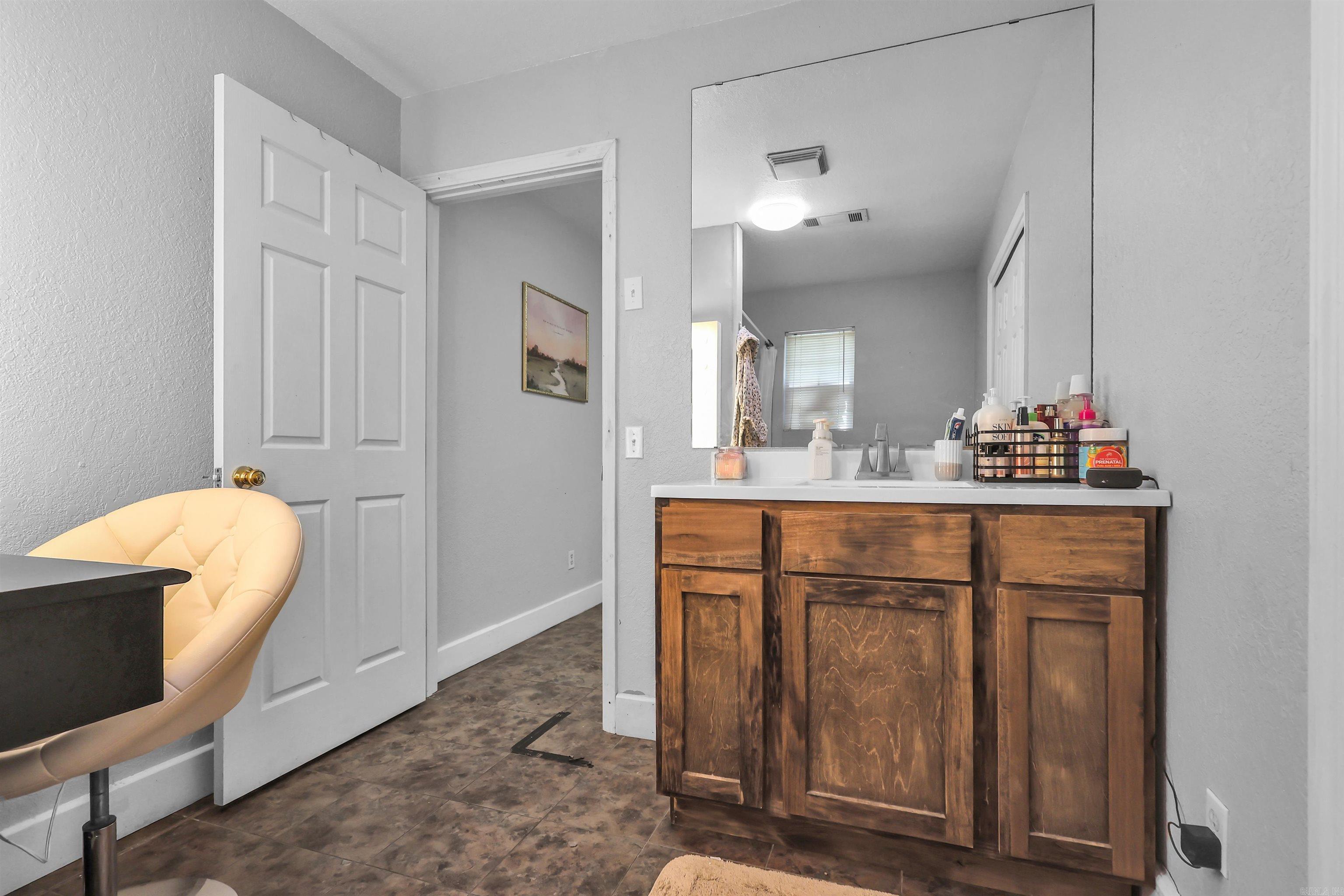 136 Barentine  Amity, AR