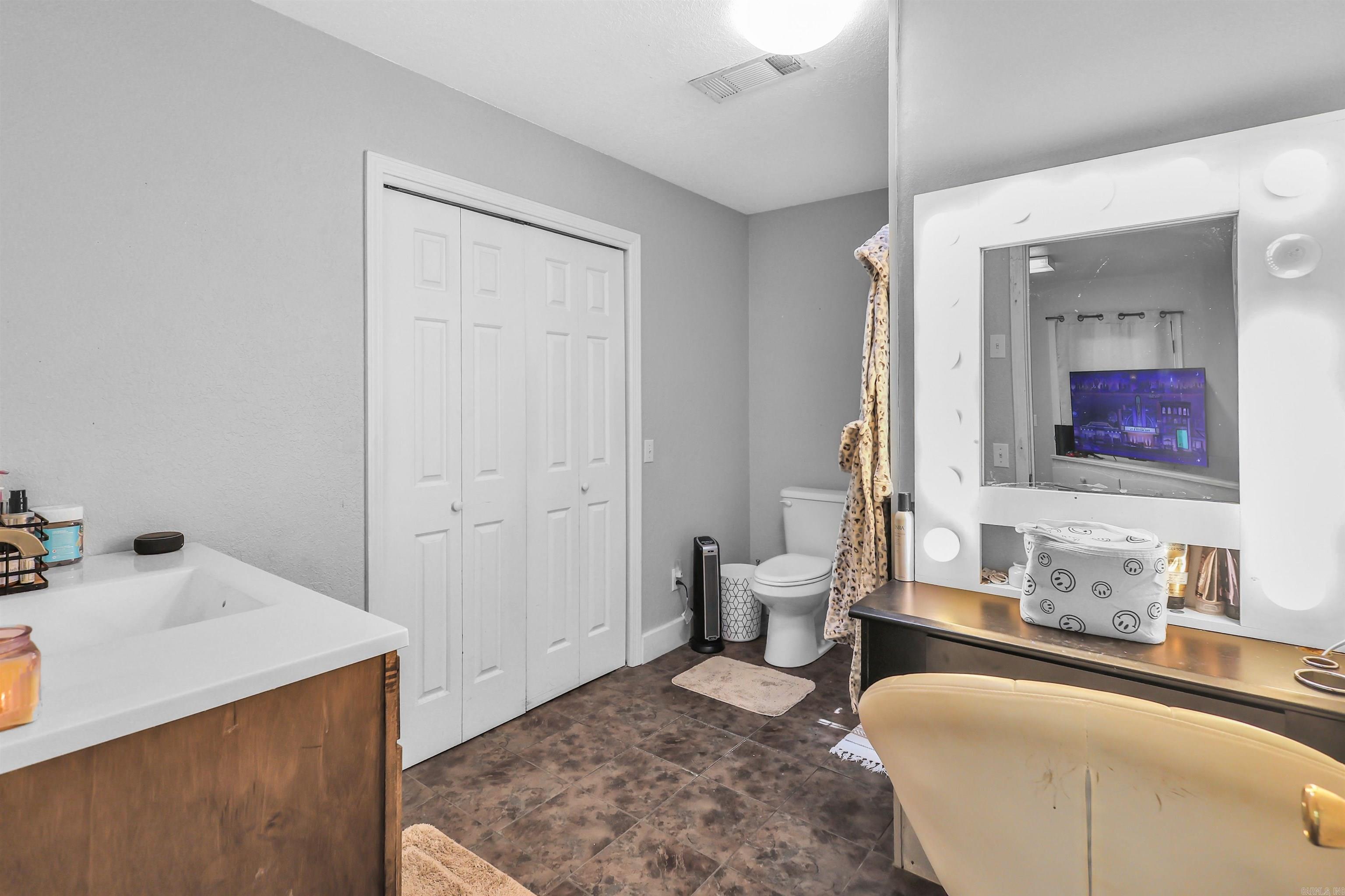 136 Barentine  Amity, AR