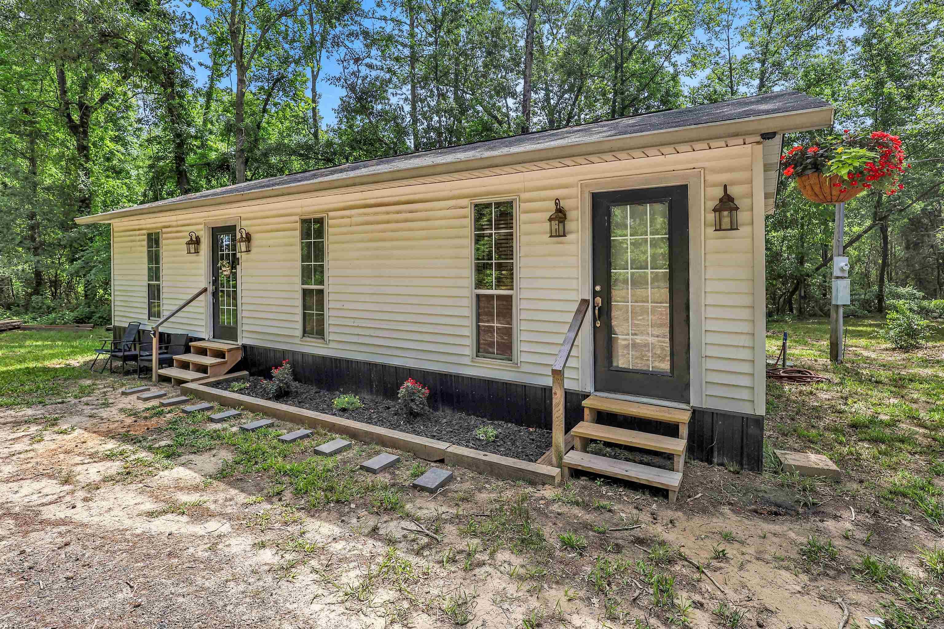136 Barentine  Amity, AR