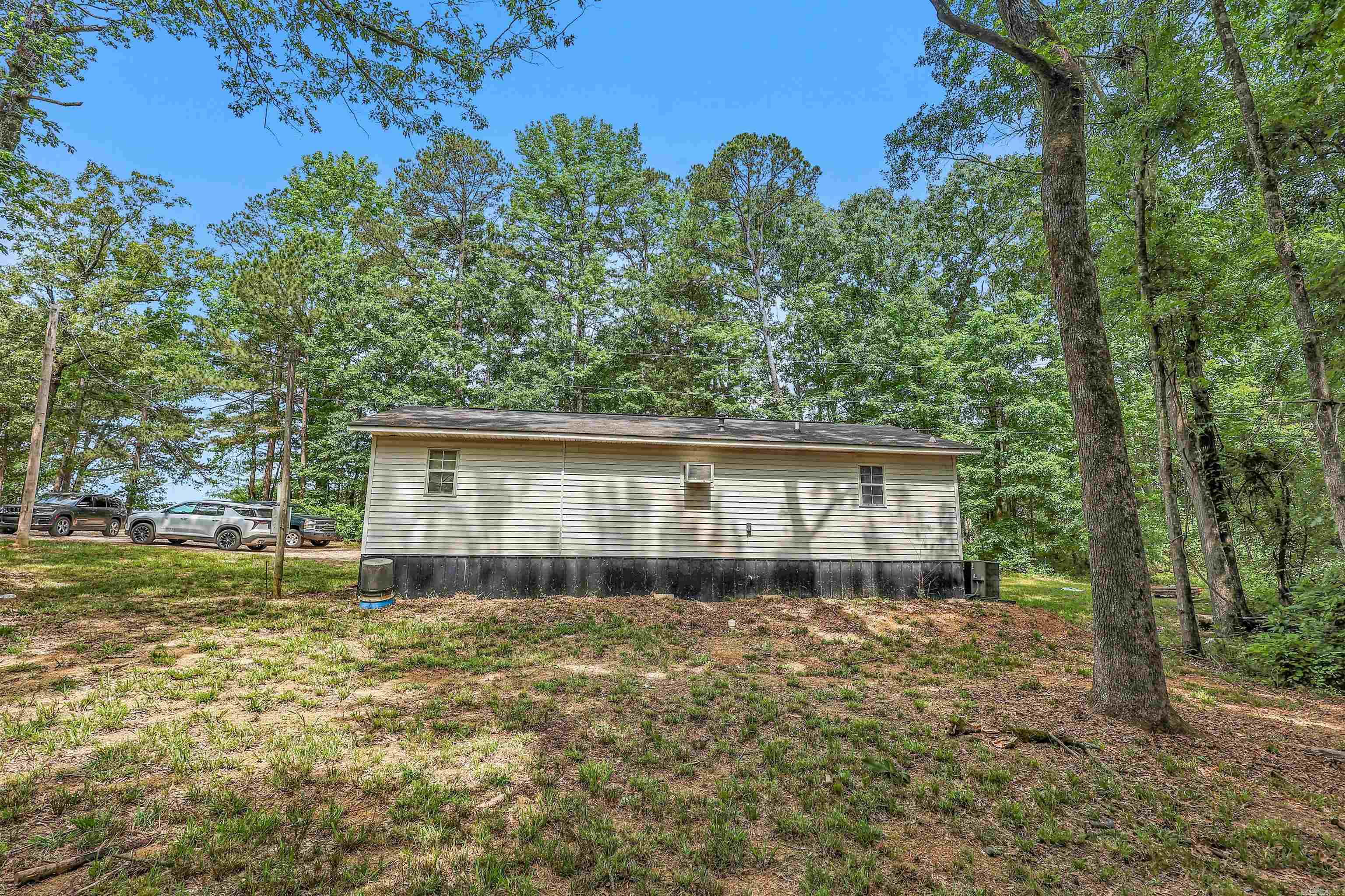 136 Barentine  Amity, AR