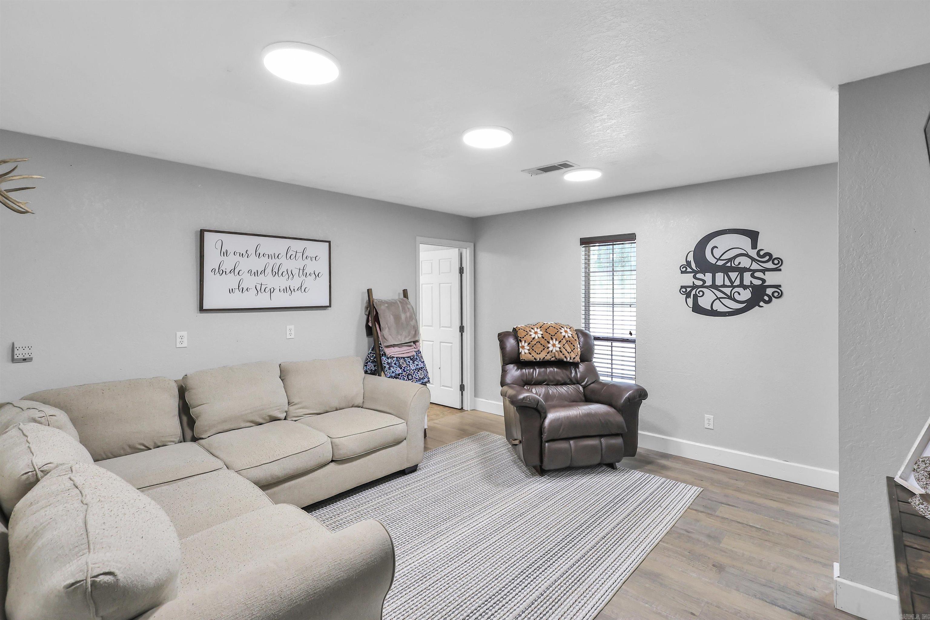 136 Barentine  Amity, AR