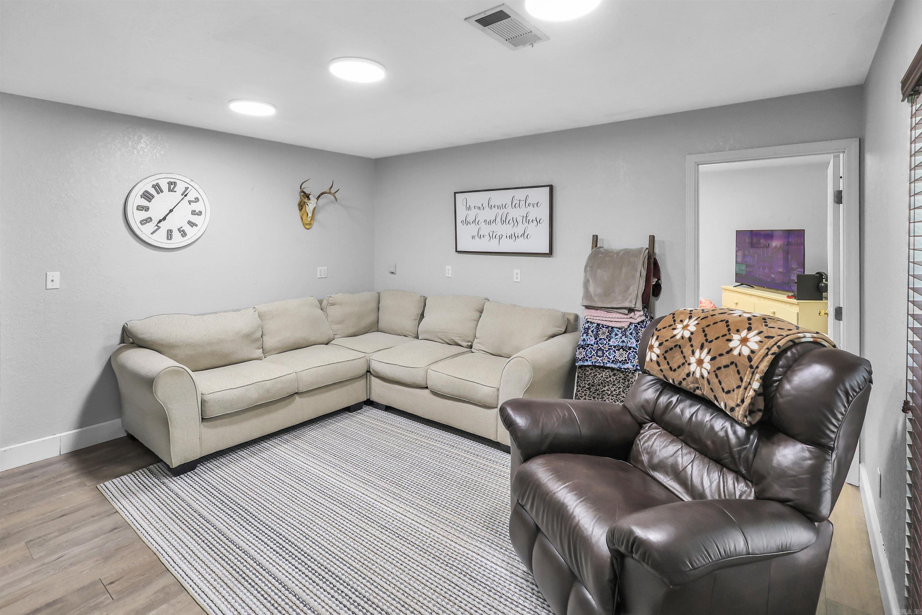 136 Barentine  Amity, AR