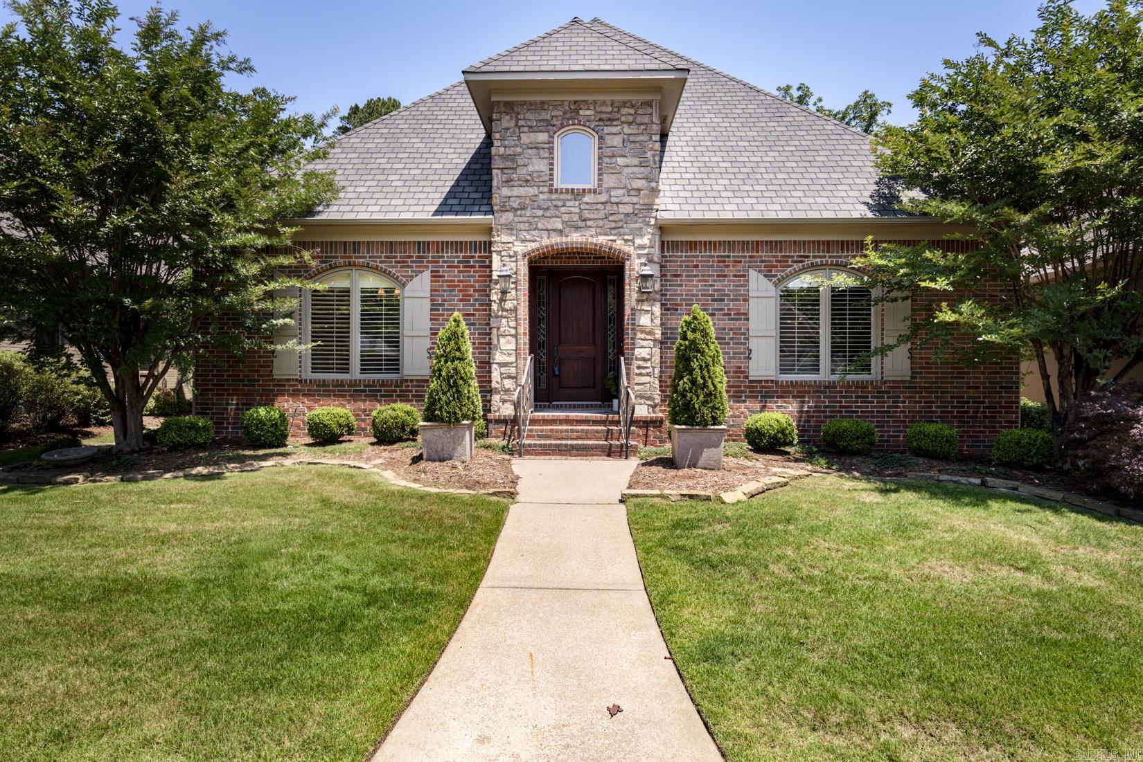 61 QUERCUS  Little Rock, AR