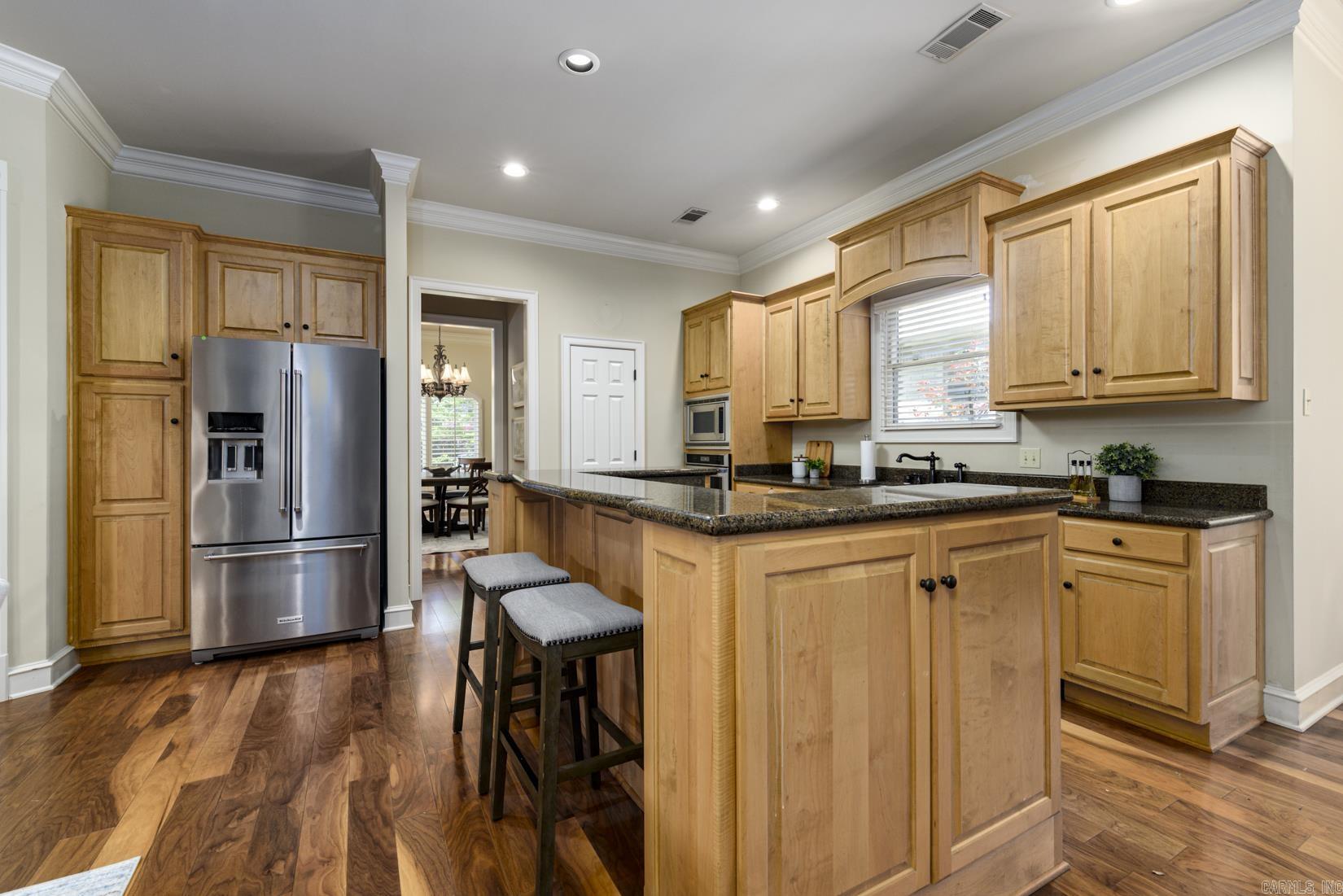 61 QUERCUS  Little Rock, AR