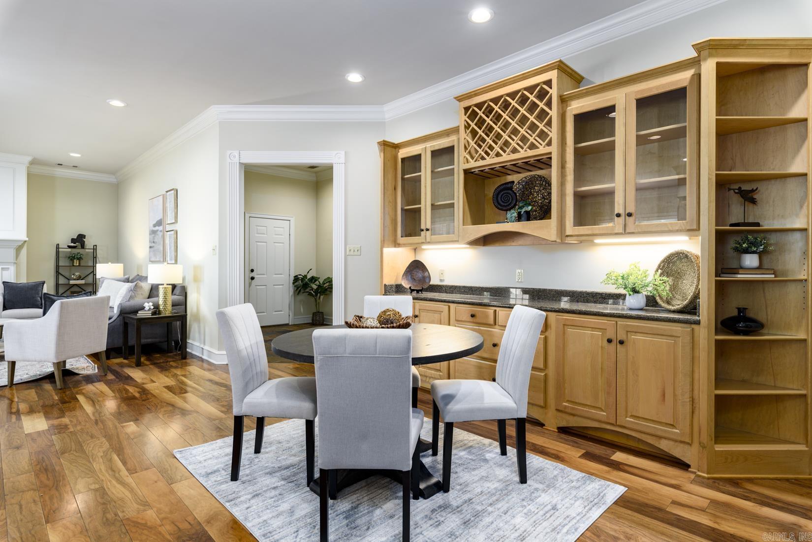 61 QUERCUS  Little Rock, AR