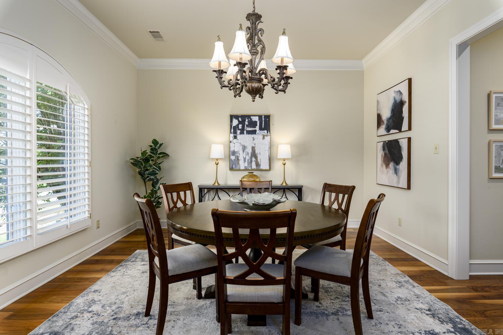 61 QUERCUS  Little Rock, AR