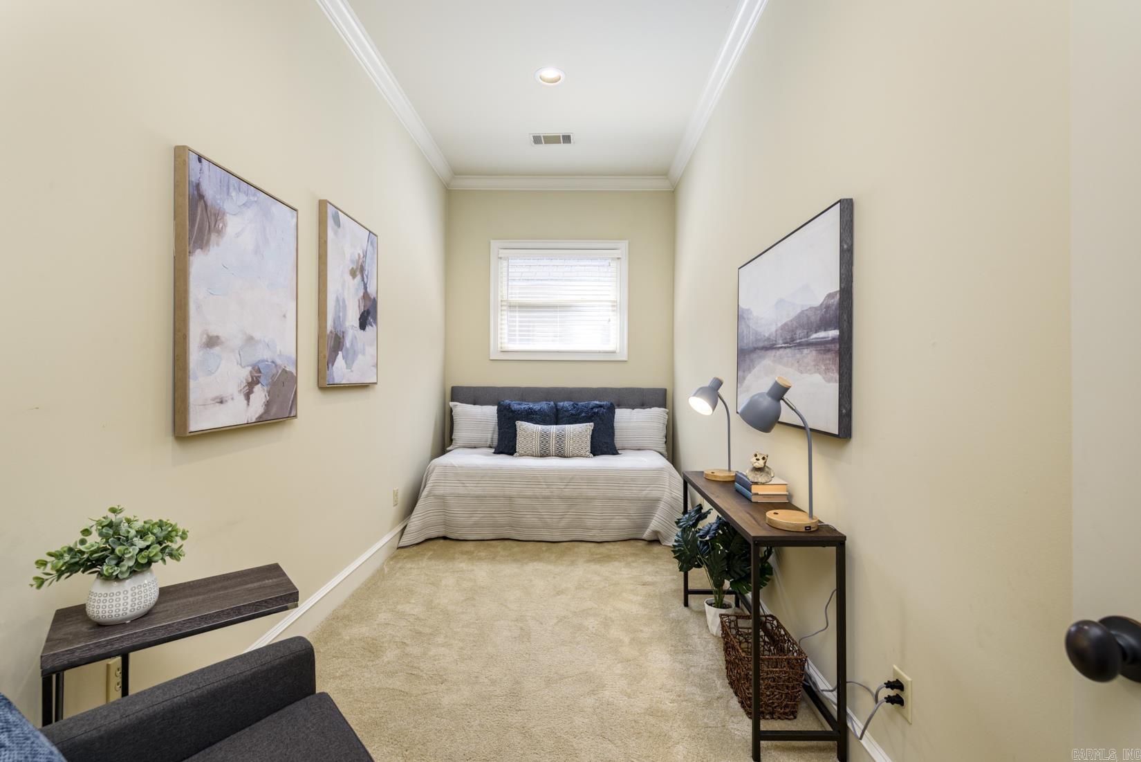 61 QUERCUS  Little Rock, AR