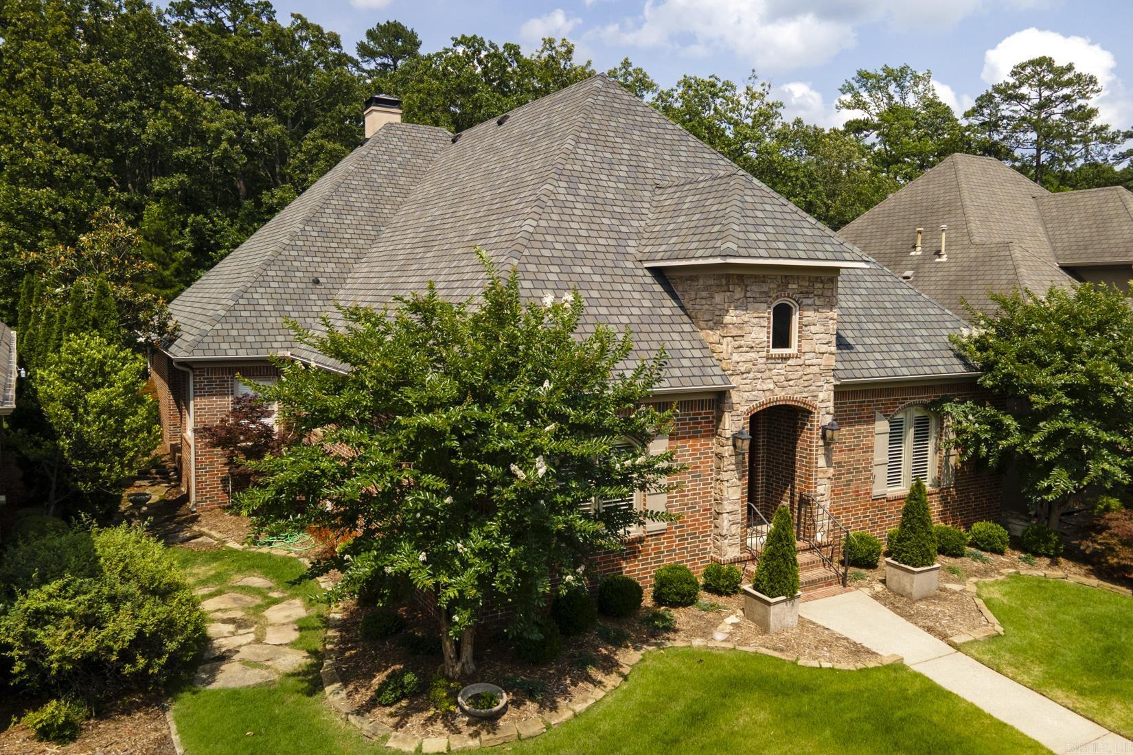 61 QUERCUS  Little Rock, AR