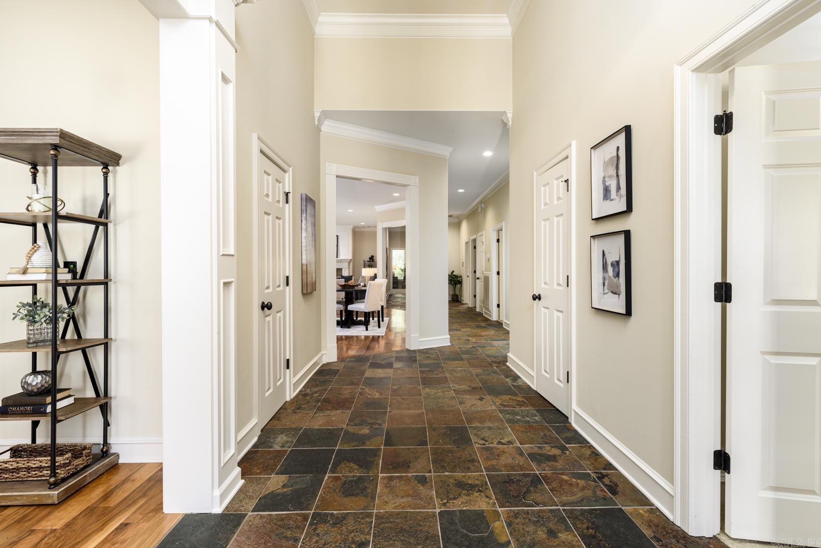 61 QUERCUS  Little Rock, AR