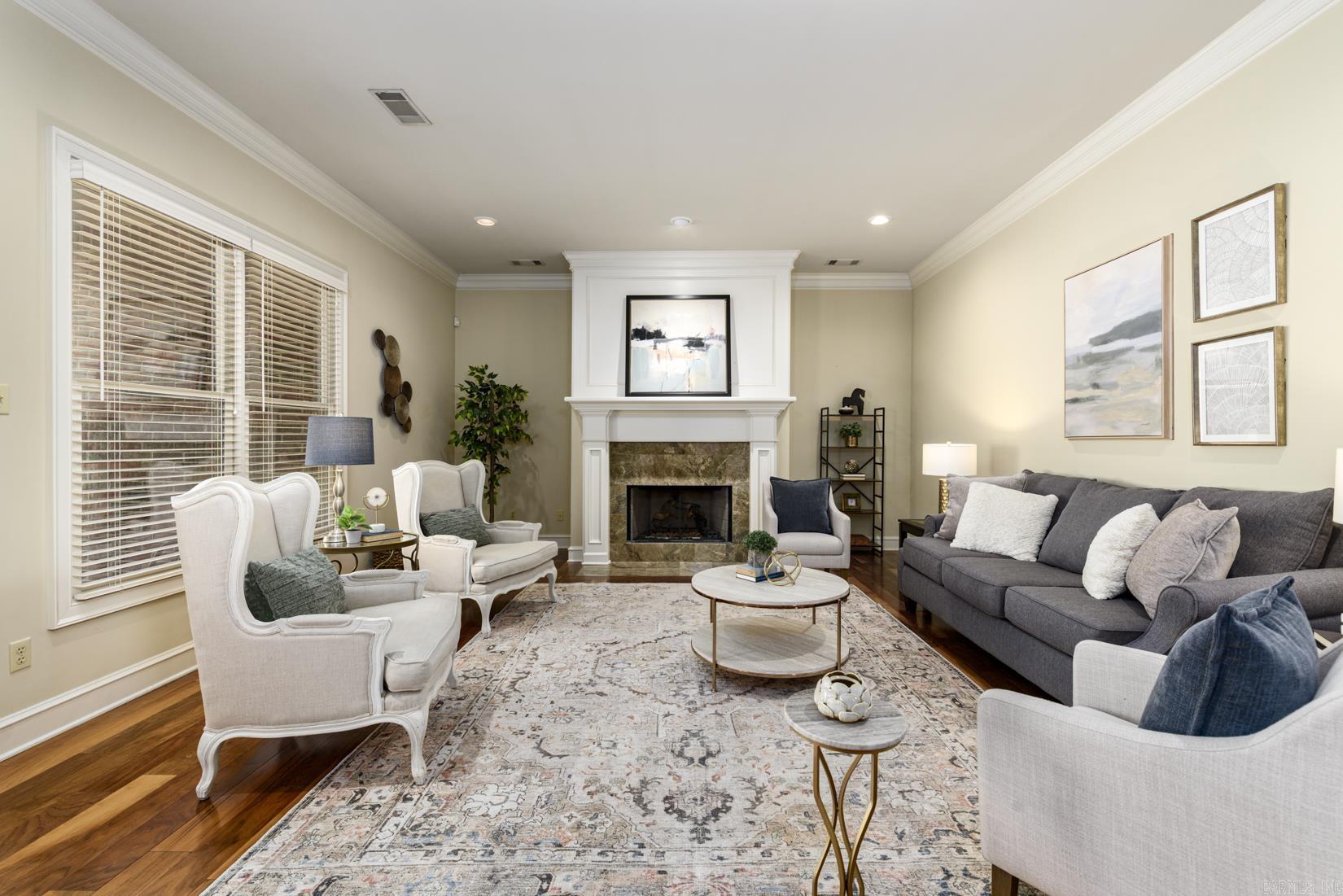 61 QUERCUS  Little Rock, AR