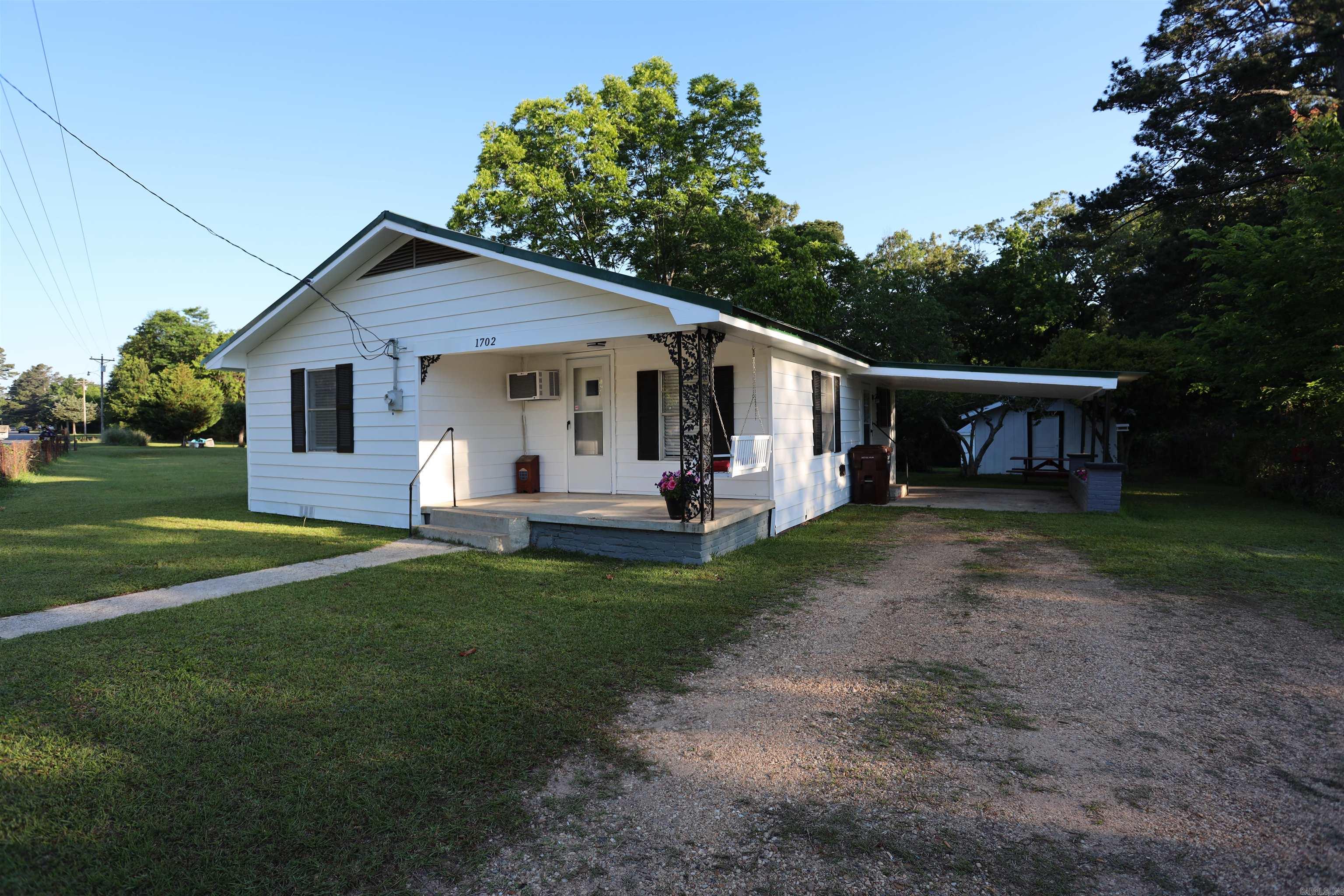 1702 W Pine  Warren, AR