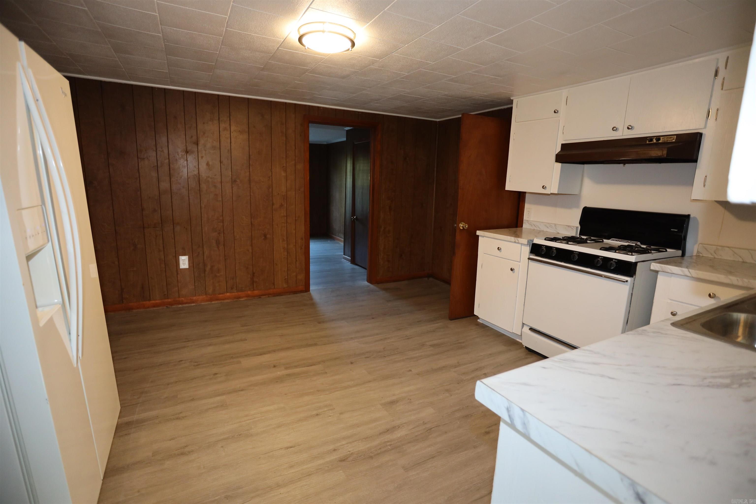 1702 W Pine  Warren, AR