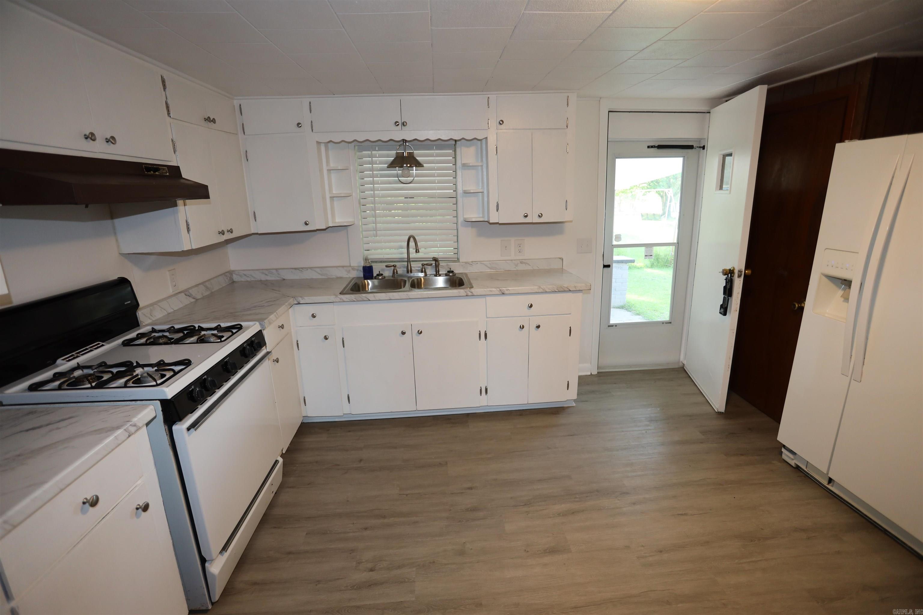1702 W Pine  Warren, AR