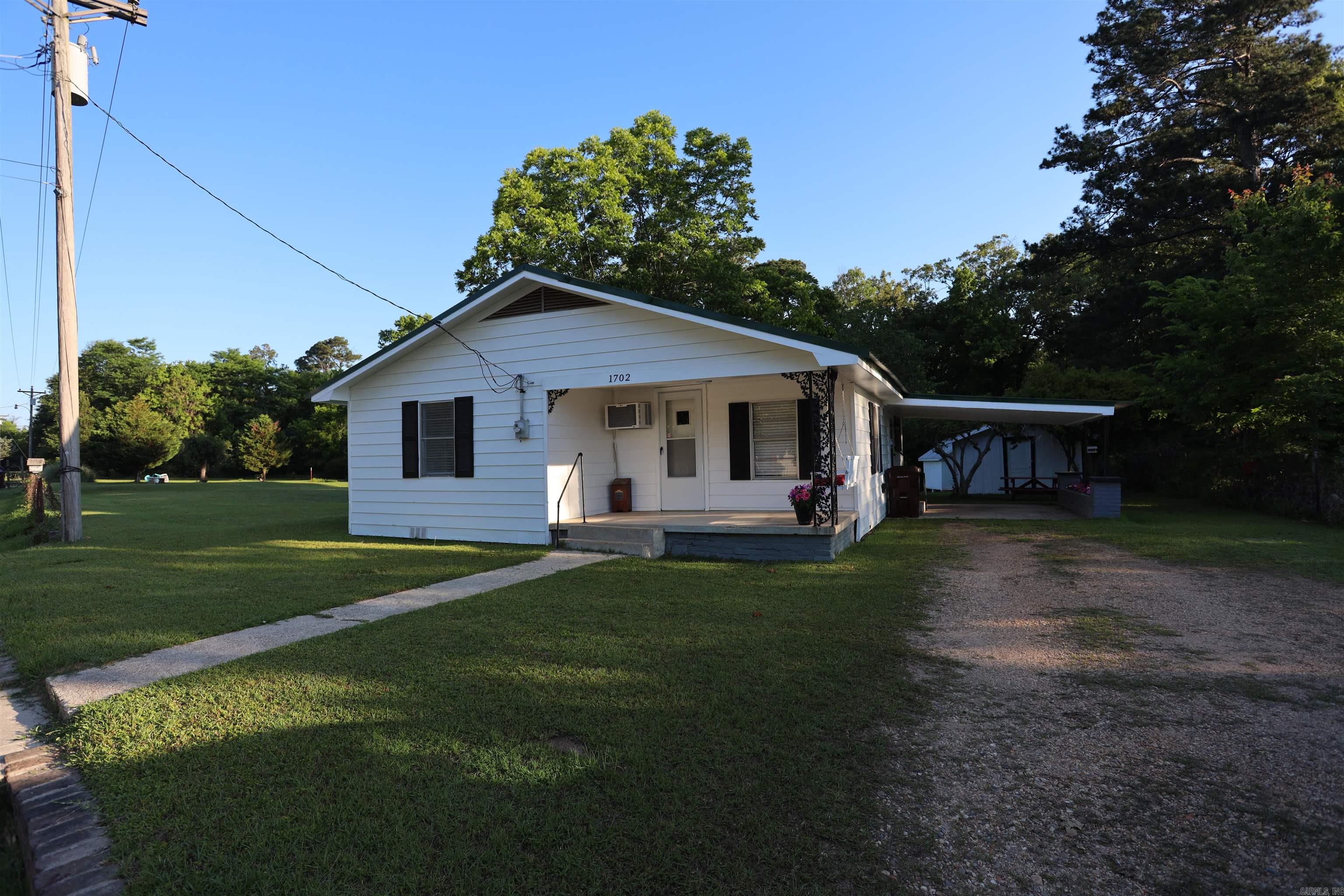 1702 W Pine  Warren, AR