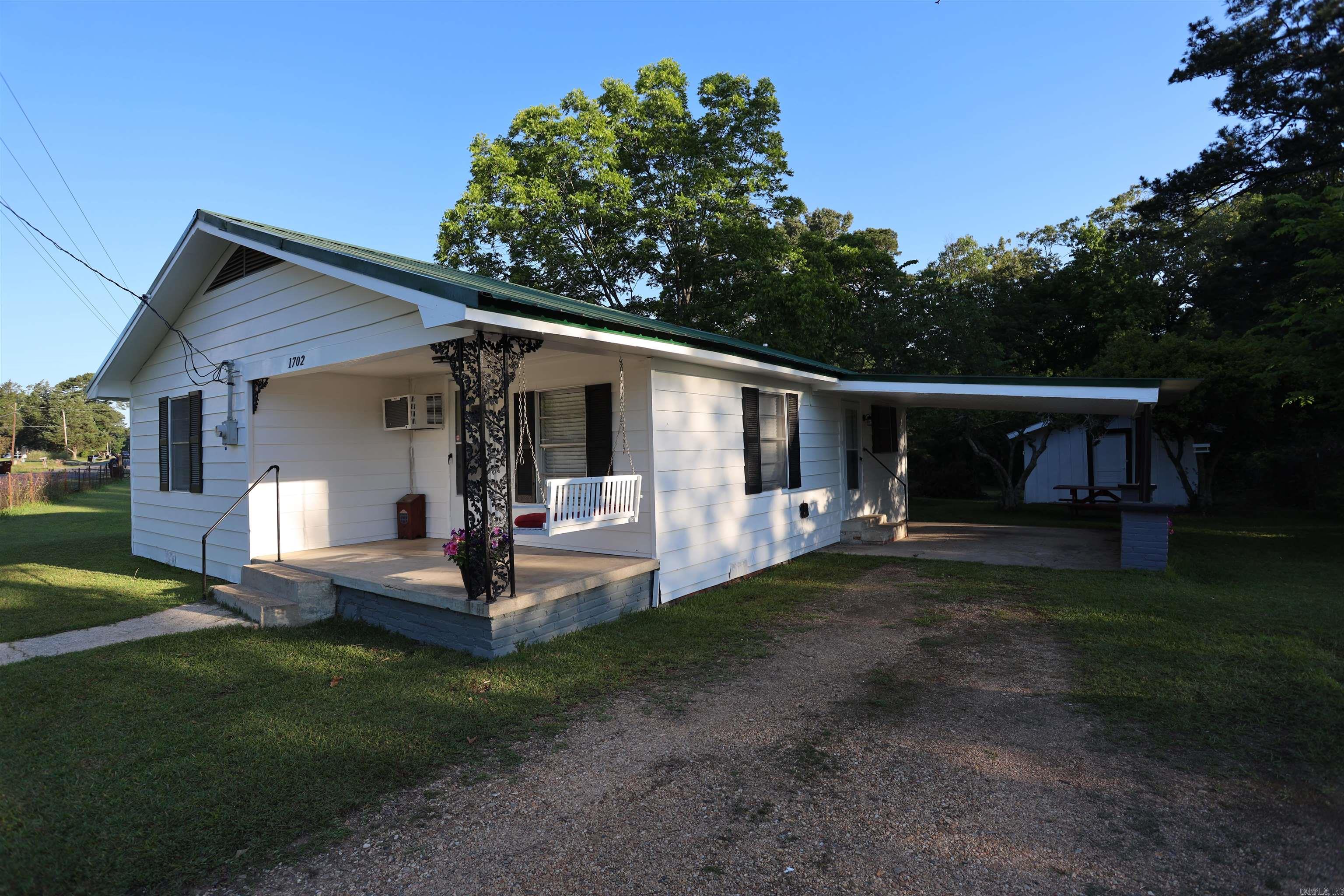 1702 W Pine  Warren, AR