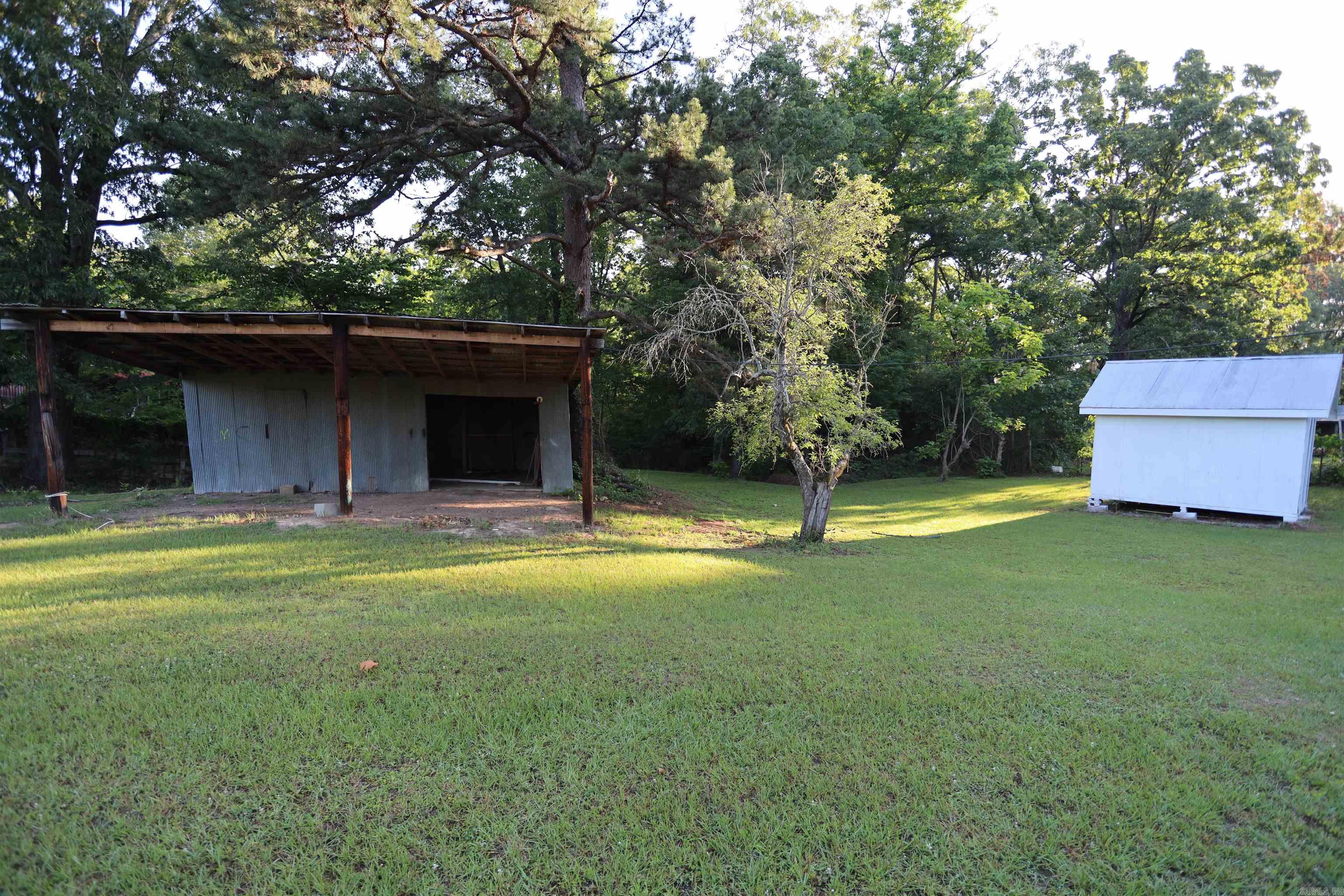 1702 W Pine  Warren, AR