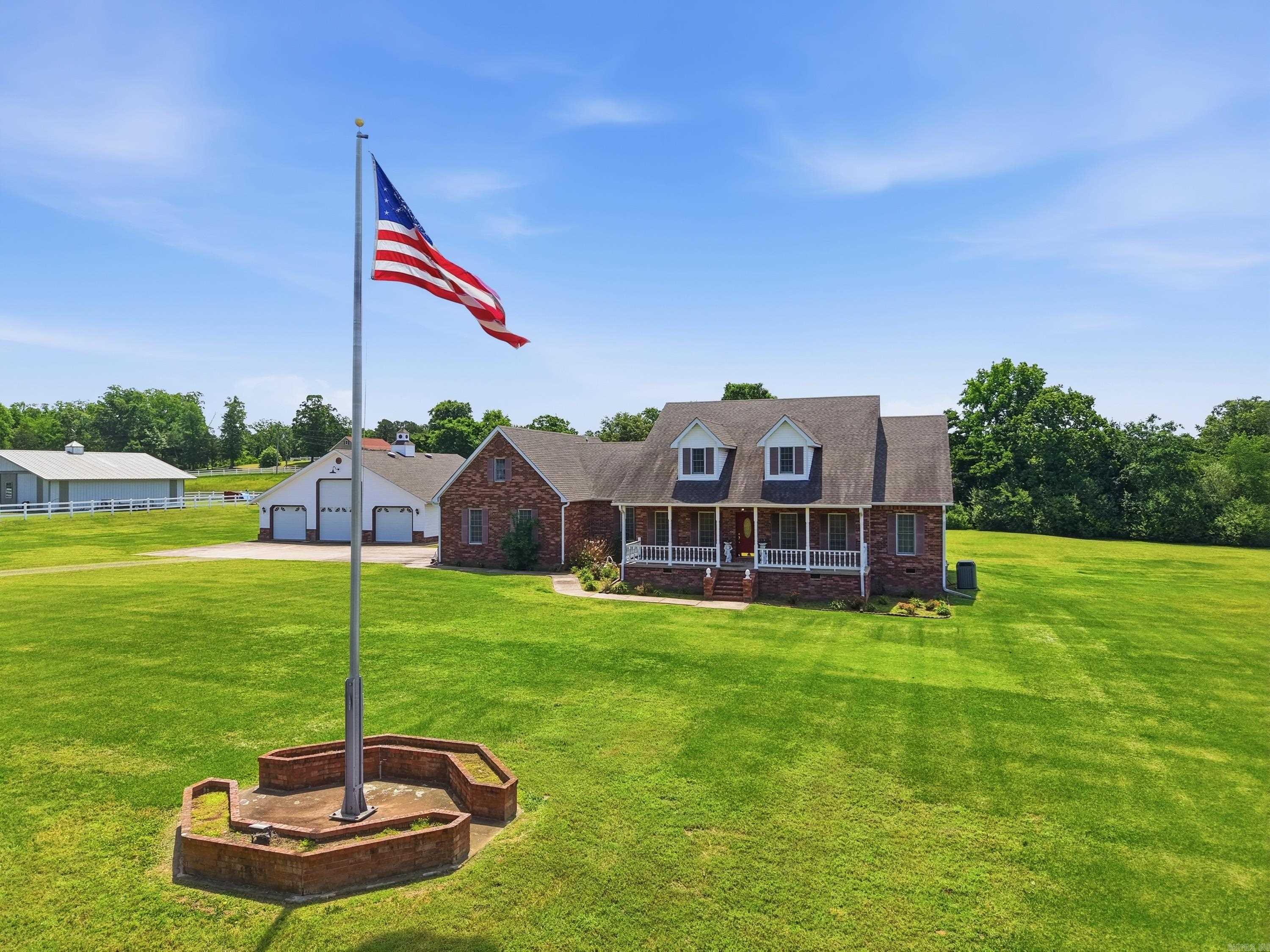325 Cottage Creek Lane  Bee Branch, AR