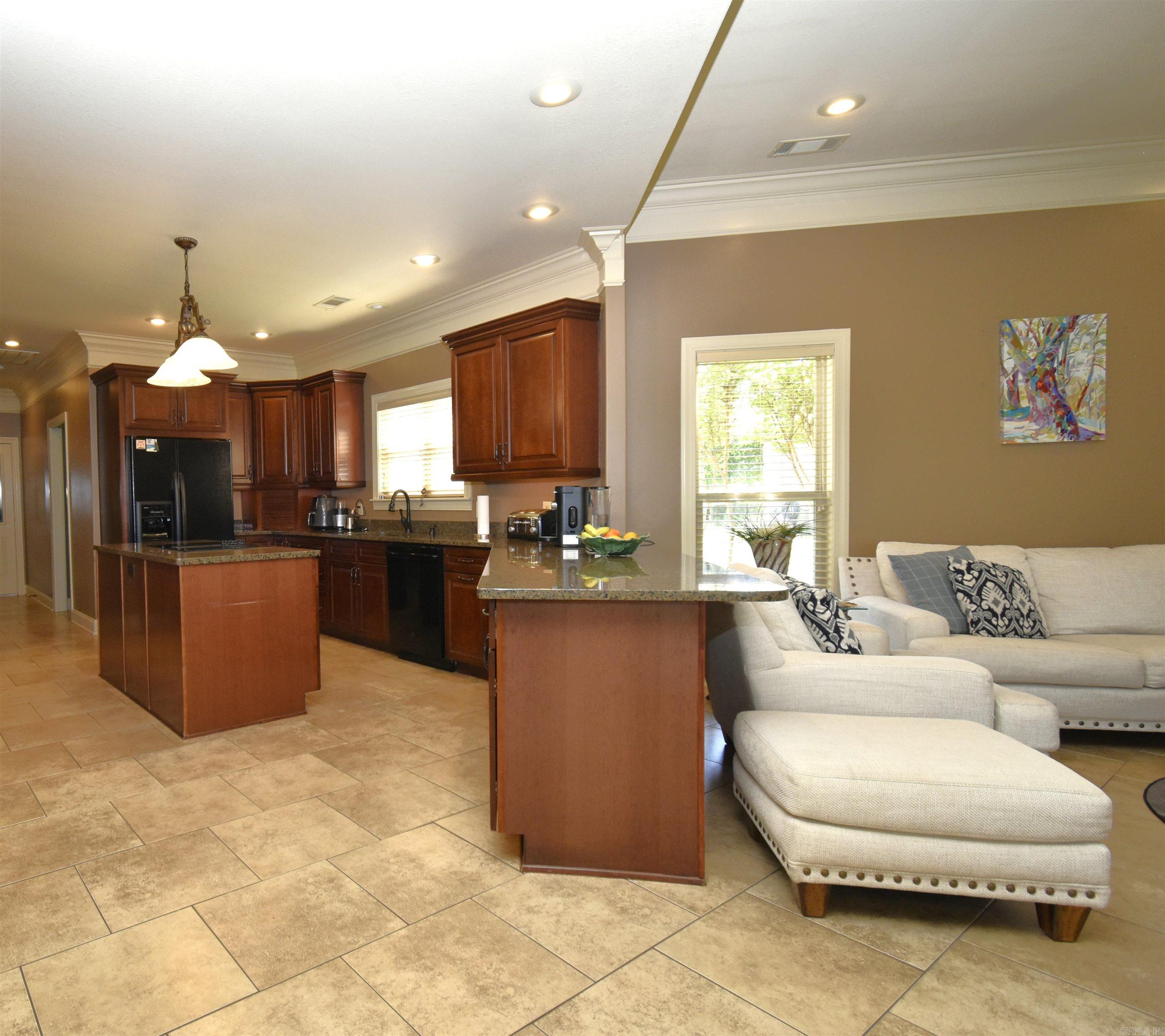 3321 Prestwick Cir  Jonesboro, AR
