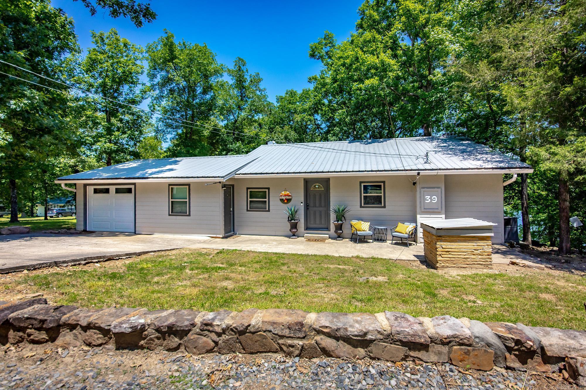 39 Bucks Rd.  Greers Ferry, AR