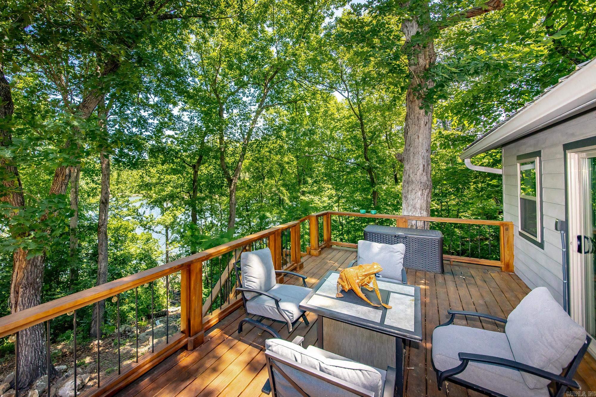 39 Bucks Rd.  Greers Ferry, AR