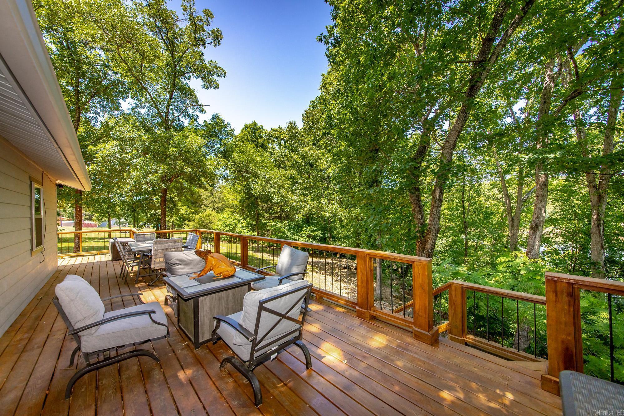 39 Bucks Rd.  Greers Ferry, AR