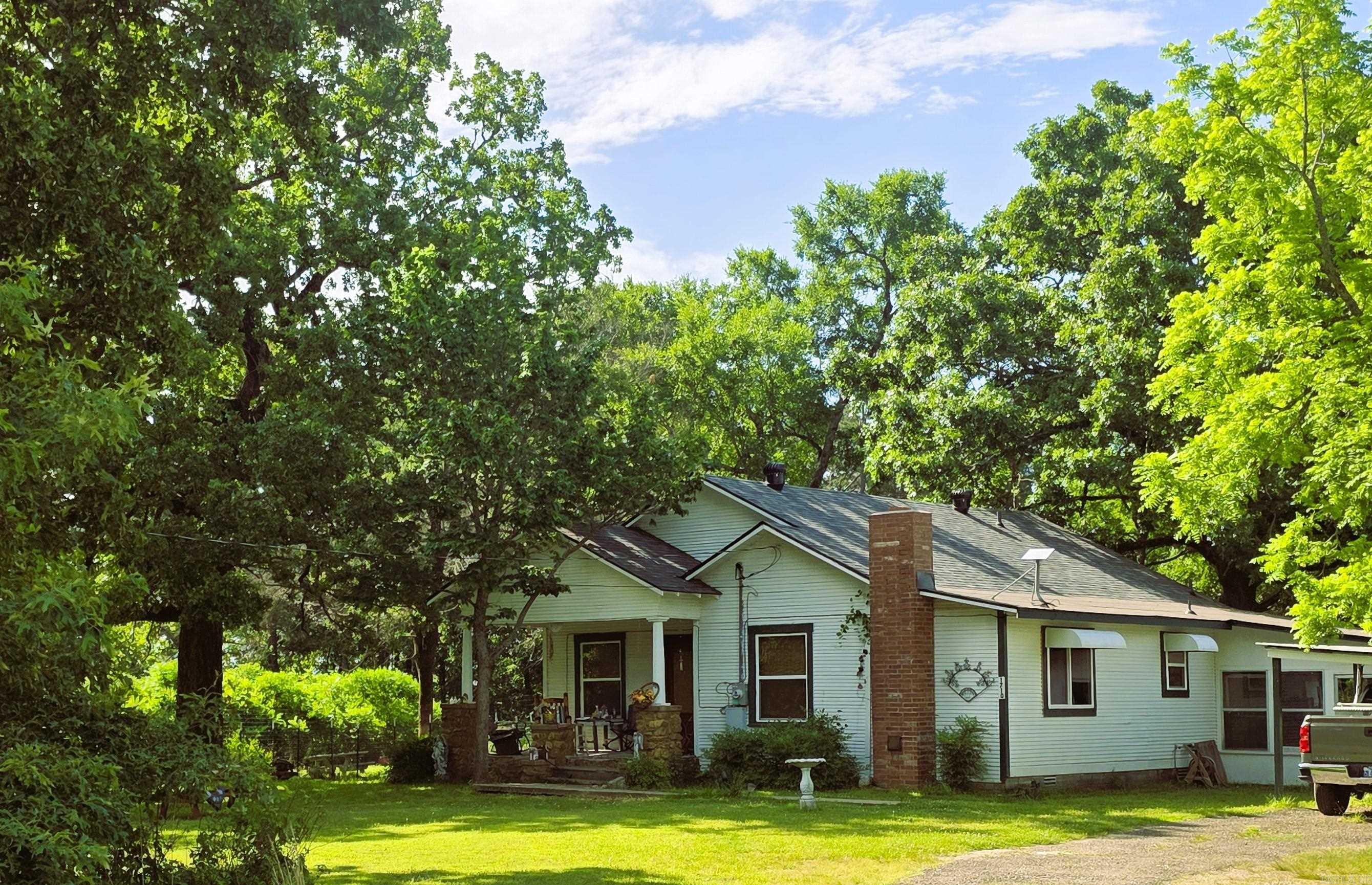 1710 W 375  Mena, AR