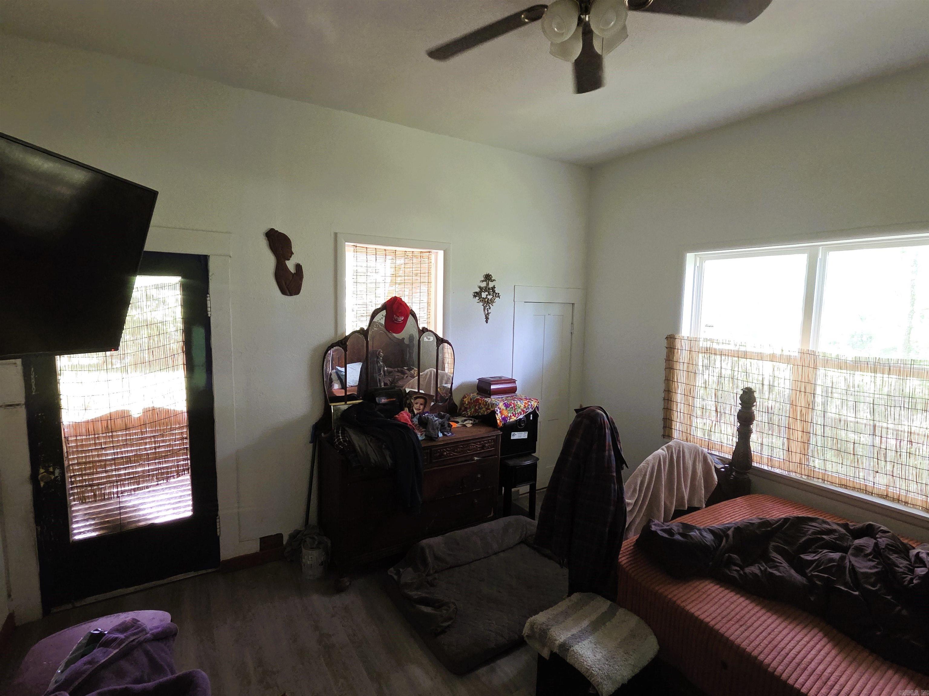 1710 W 375  Mena, AR