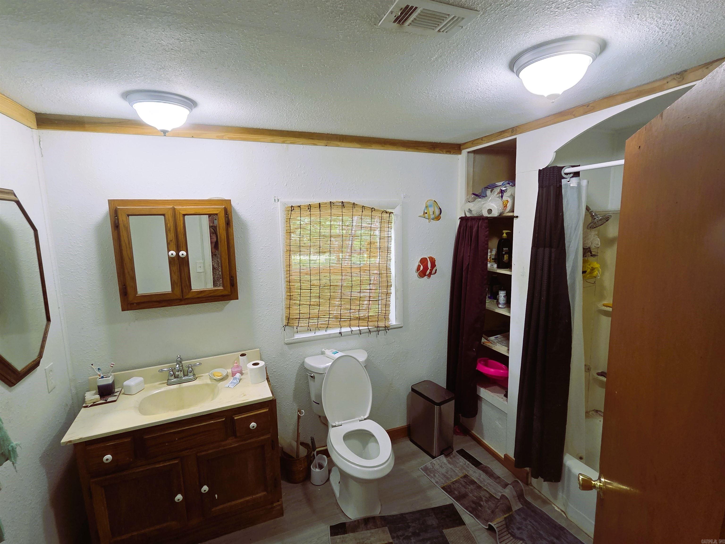 1710 W 375  Mena, AR