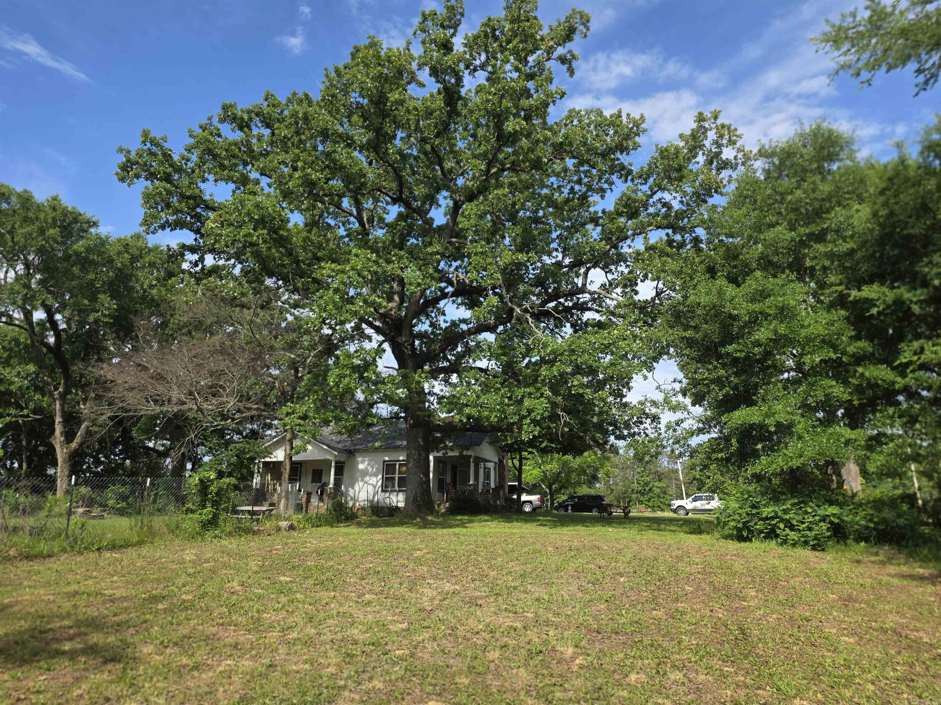 1710 W 375  Mena, AR