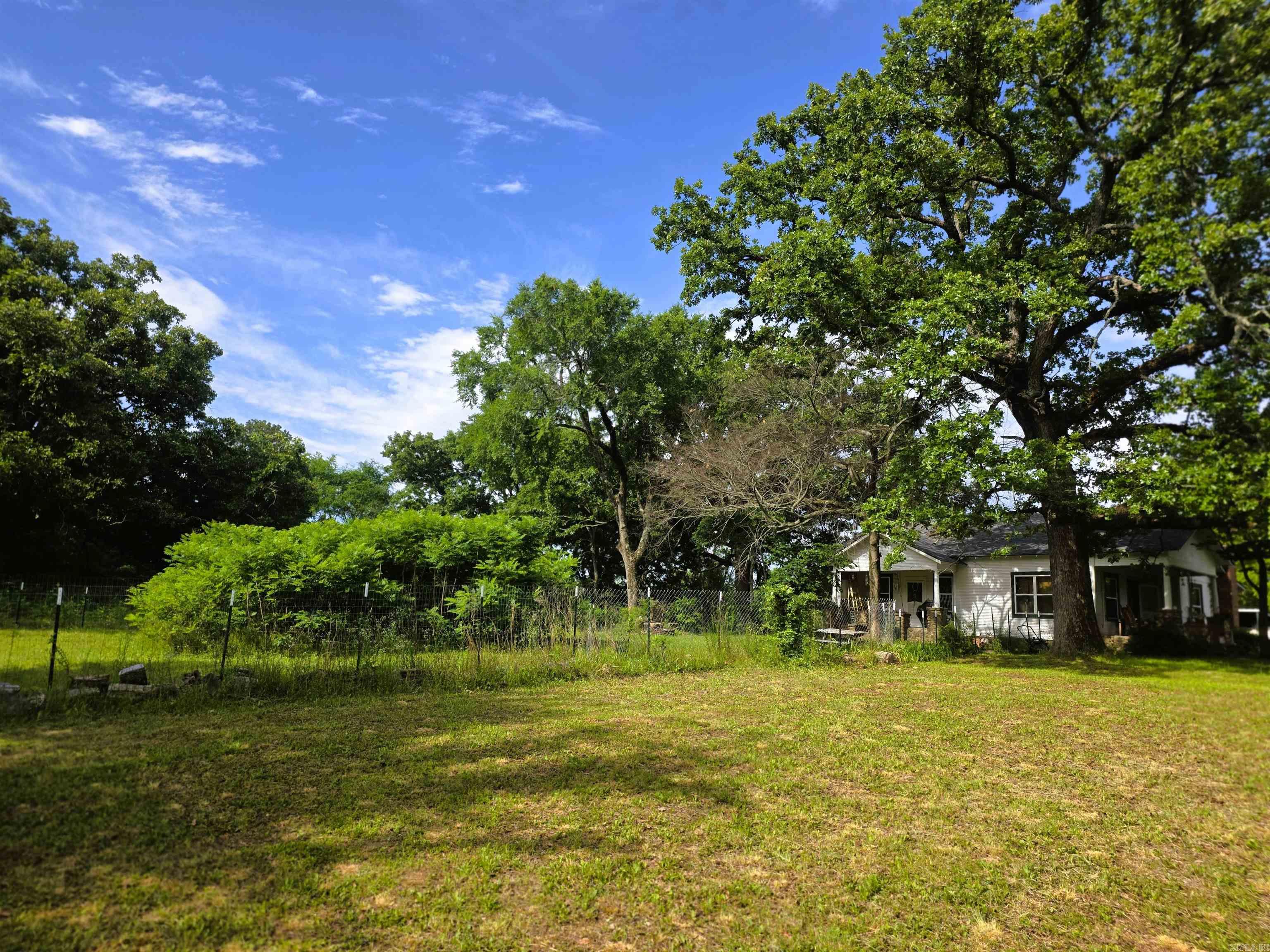 1710 W 375  Mena, AR