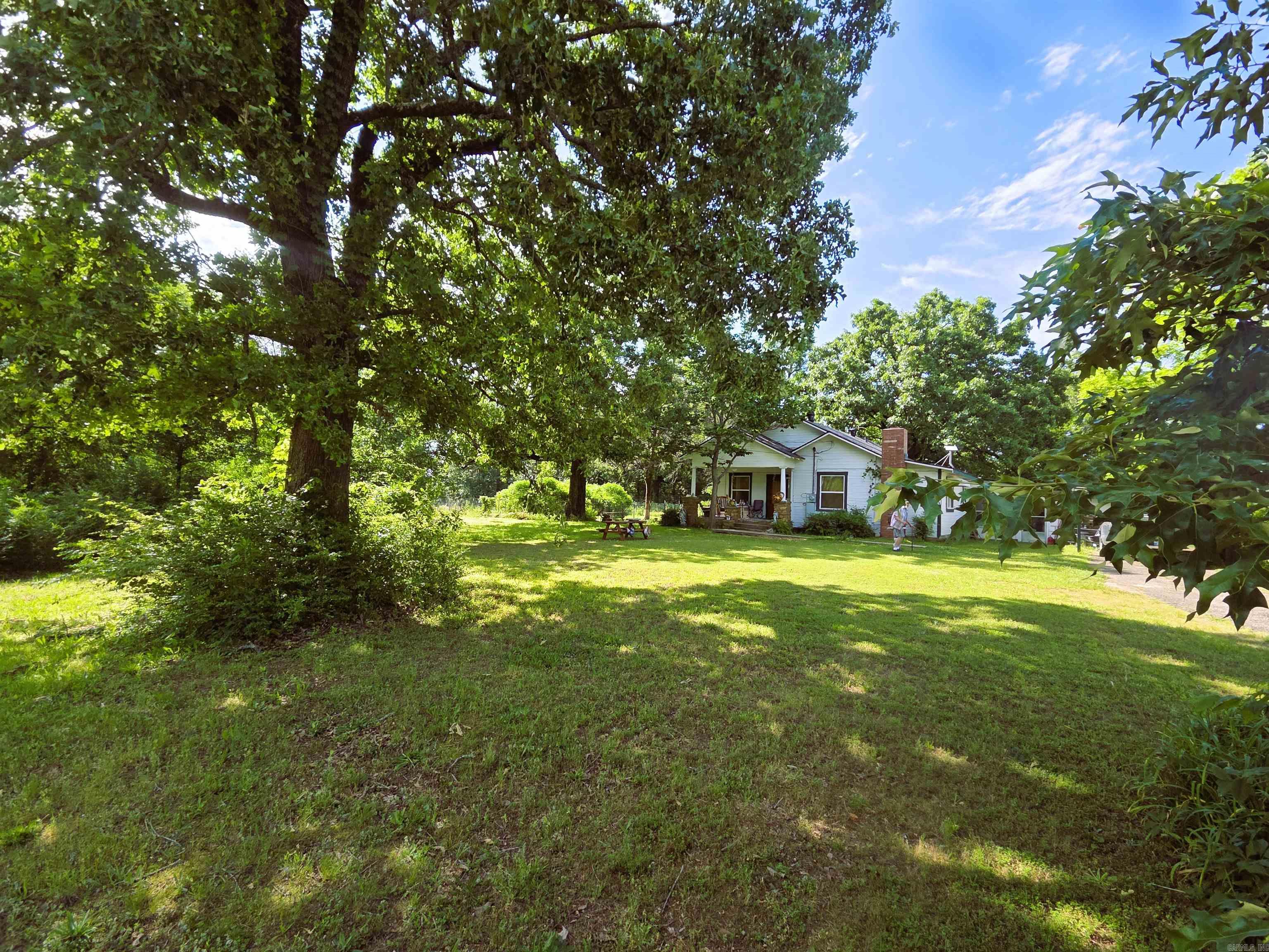 1710 W 375  Mena, AR