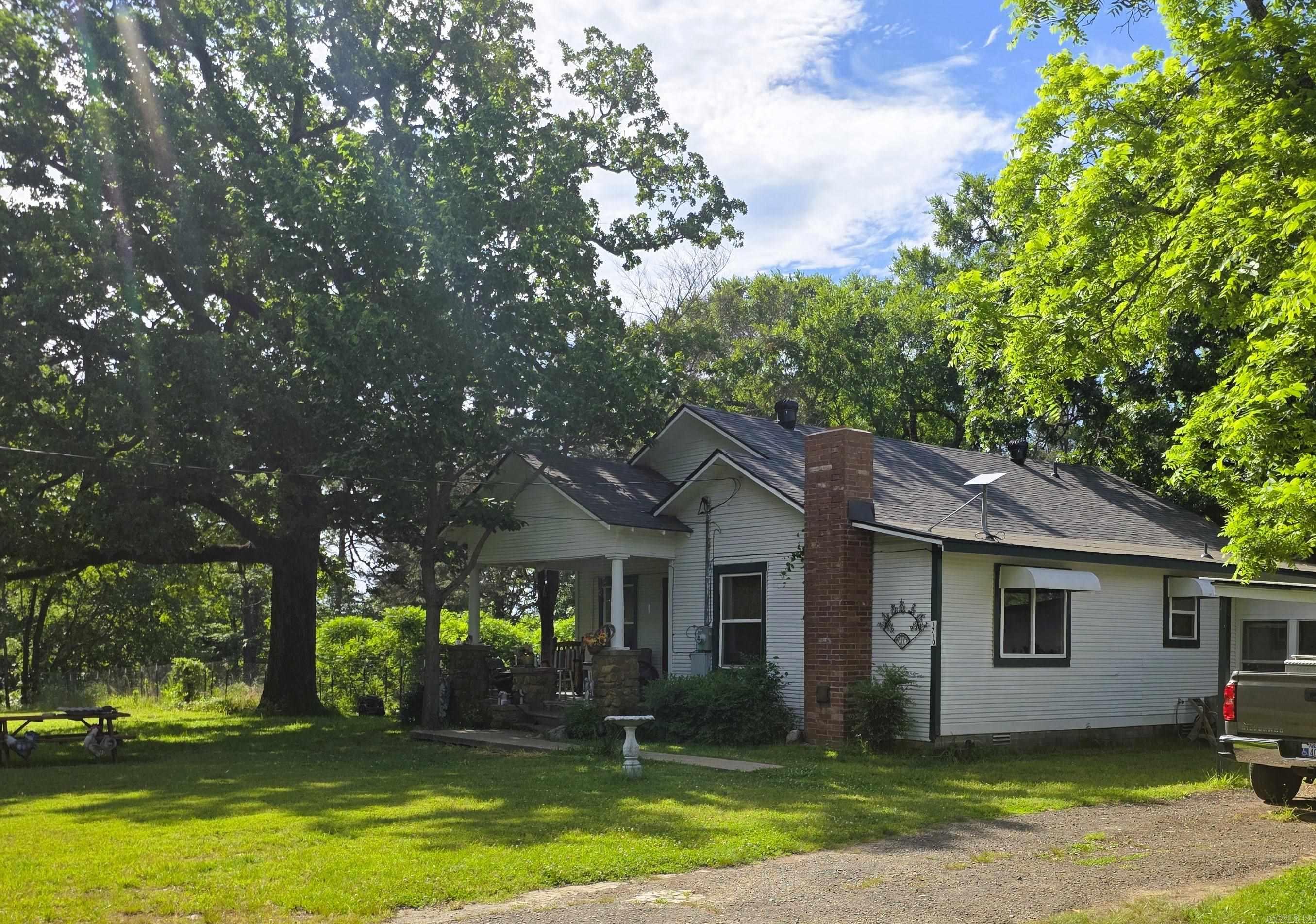 1710 W 375  Mena, AR