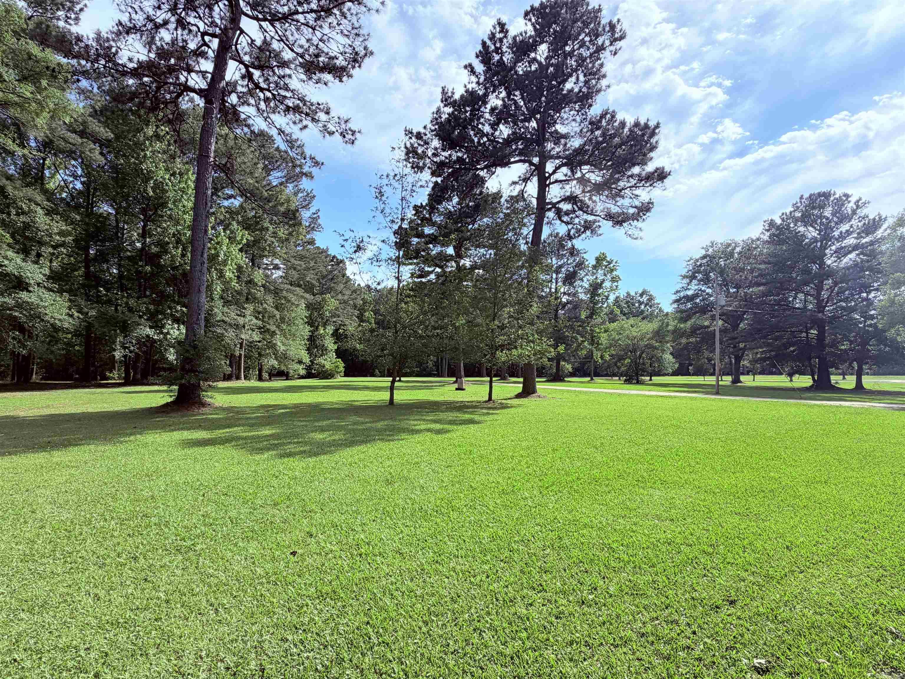 2324 Barkada Rd  Monticello, AR