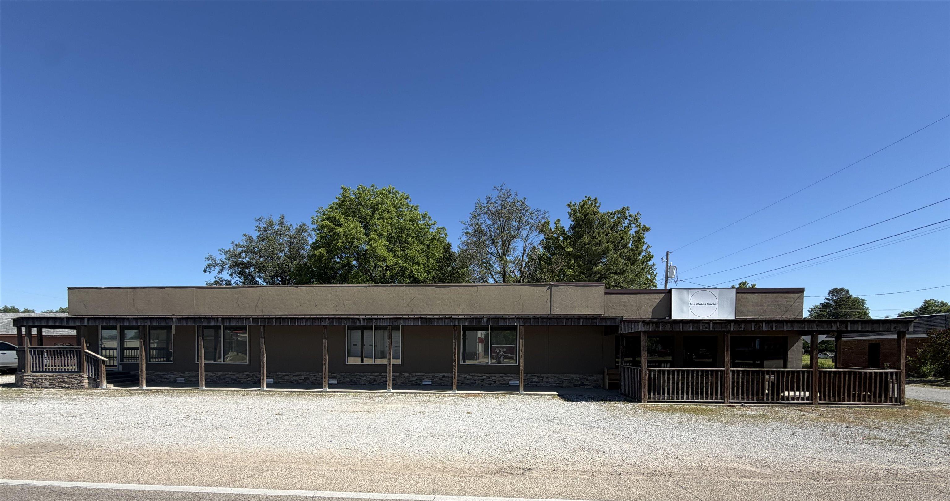 105 E 9th  Rector, AR