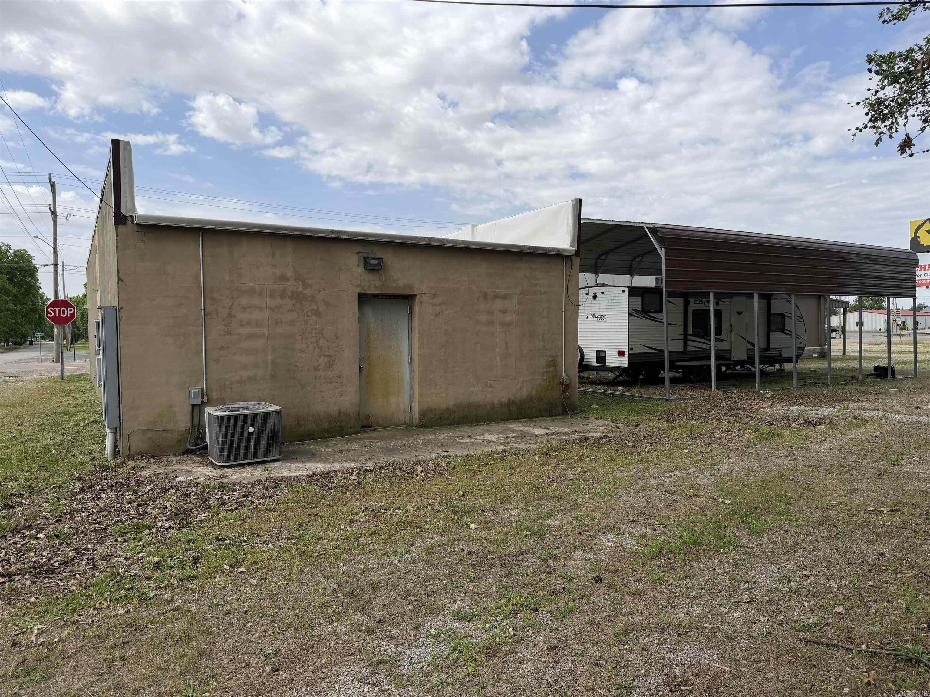 105 E 9th  Rector, AR
